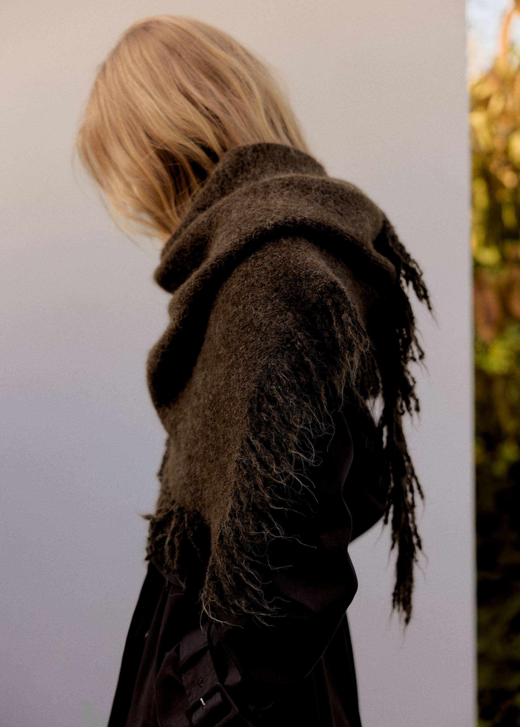 Shawl with fringed edges - Details of the article 8