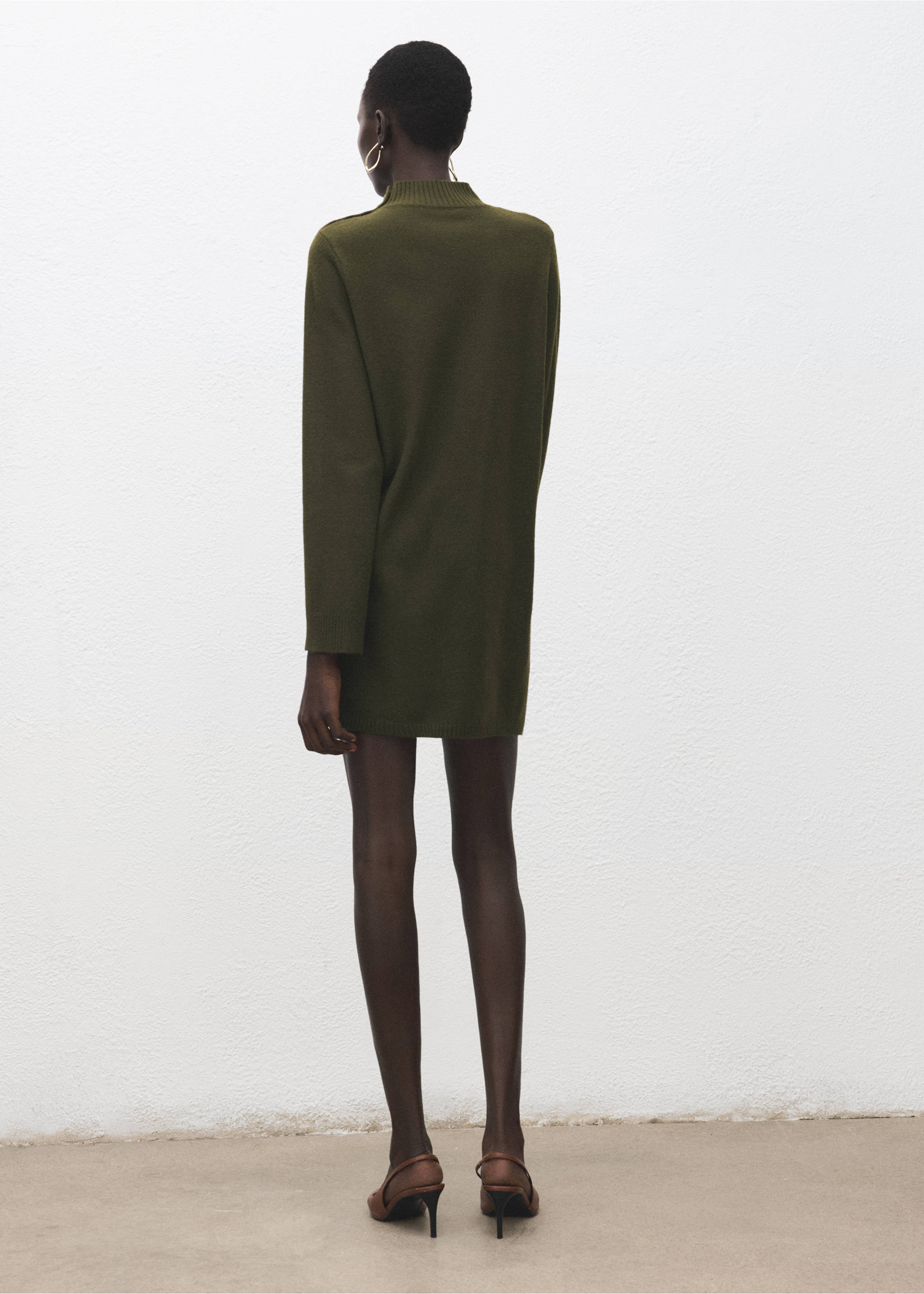 Button knit dress - Reverse of the article, Khaki. Ref: 27081214-00.