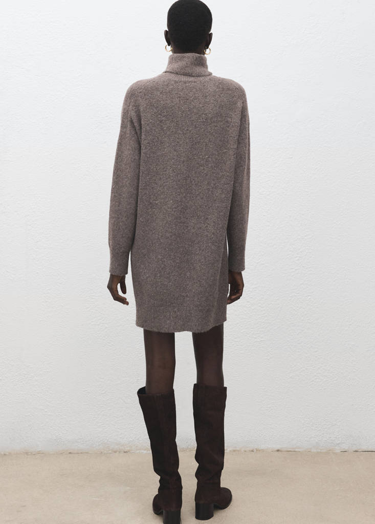 Knitted turtleneck dress — Medium Brown