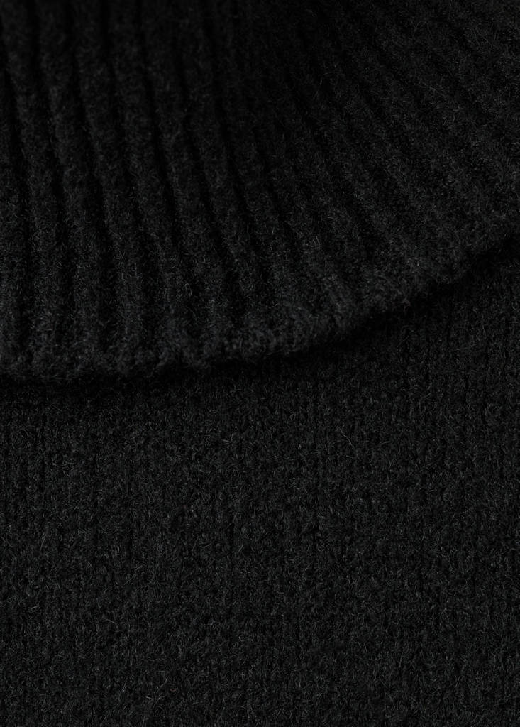 Knitted turtleneck dress — Black