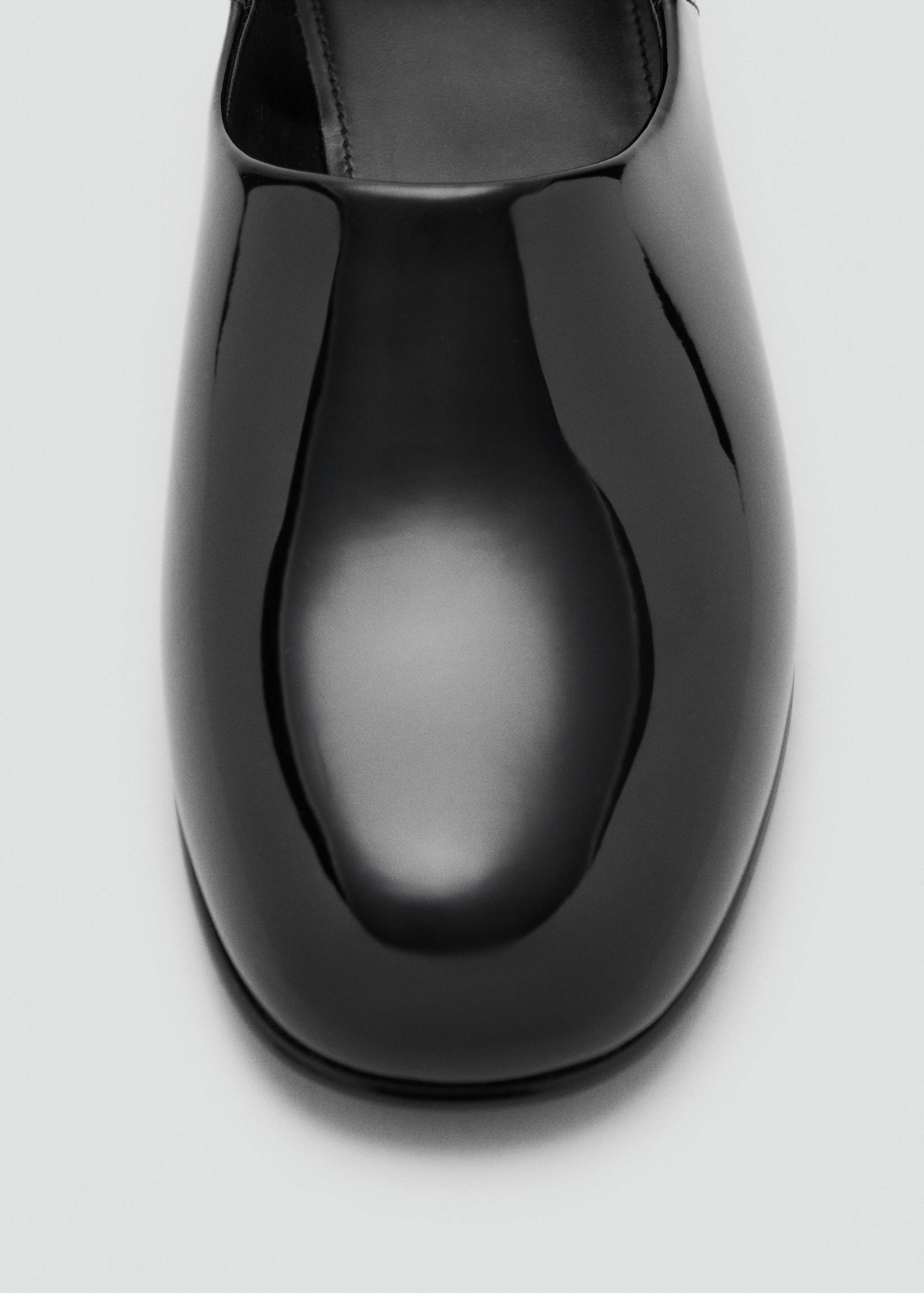 Patent leather flat shoes - Details of the article 1