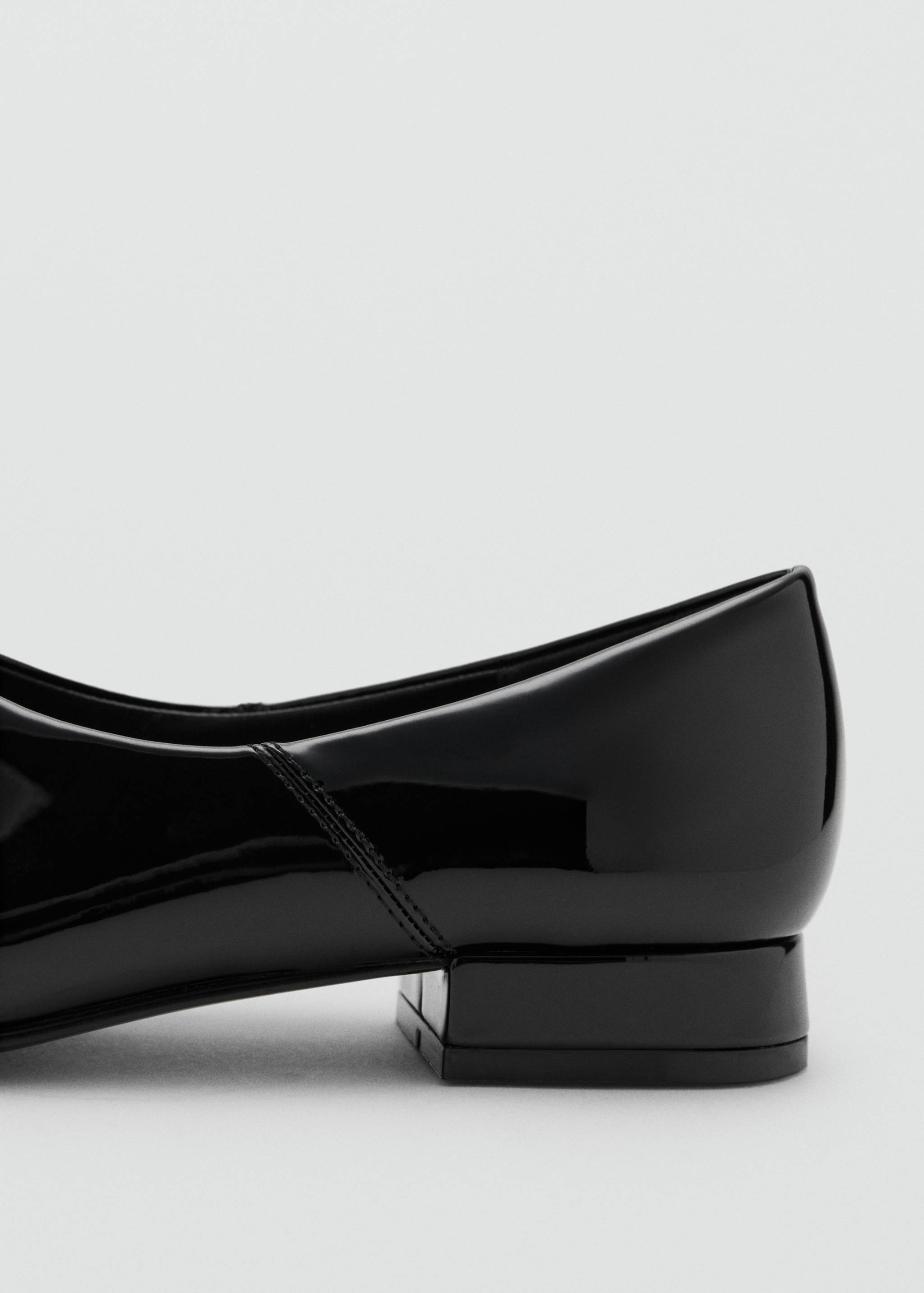 Patent leather flat shoes - Details of the article 2