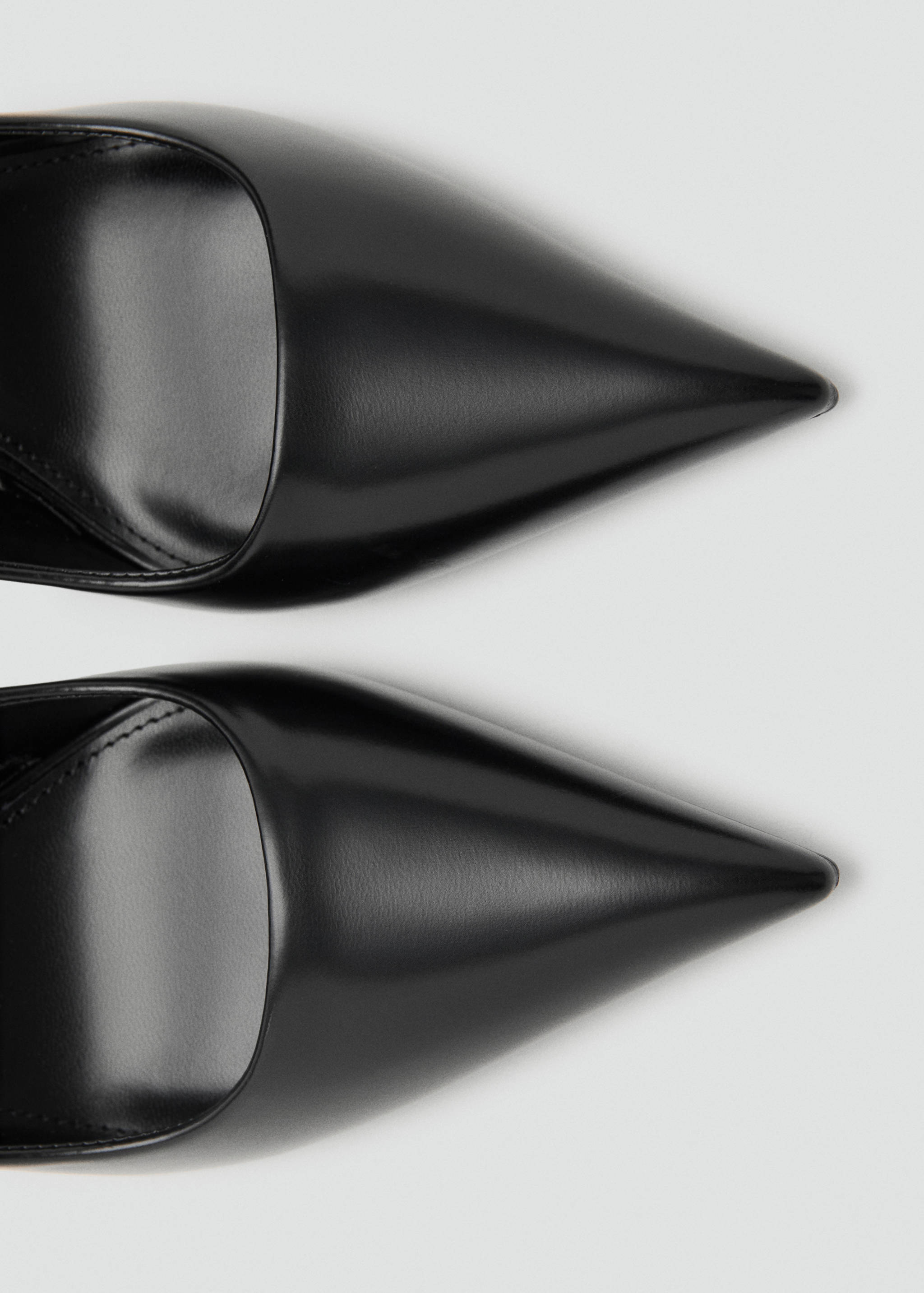 High-heeled shoes - Details of the article 2