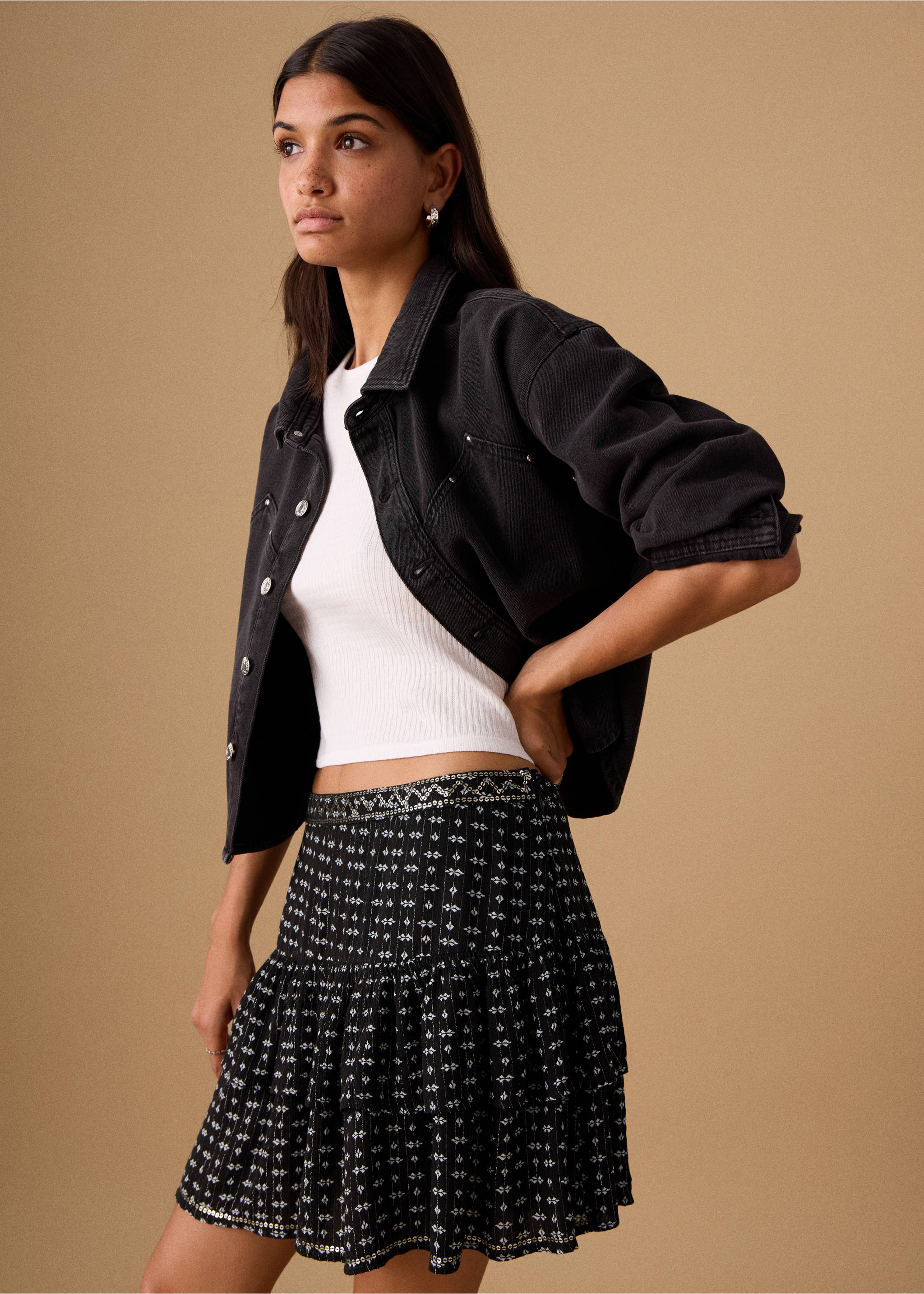 Sukně s potiskem a flitry - Náhled ve středové rovině, Černá. Ref: 27081220-00.