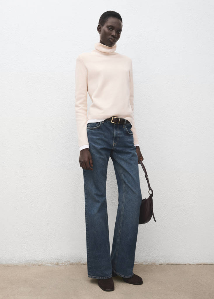 Turtleneck knitted sweater — Ecru