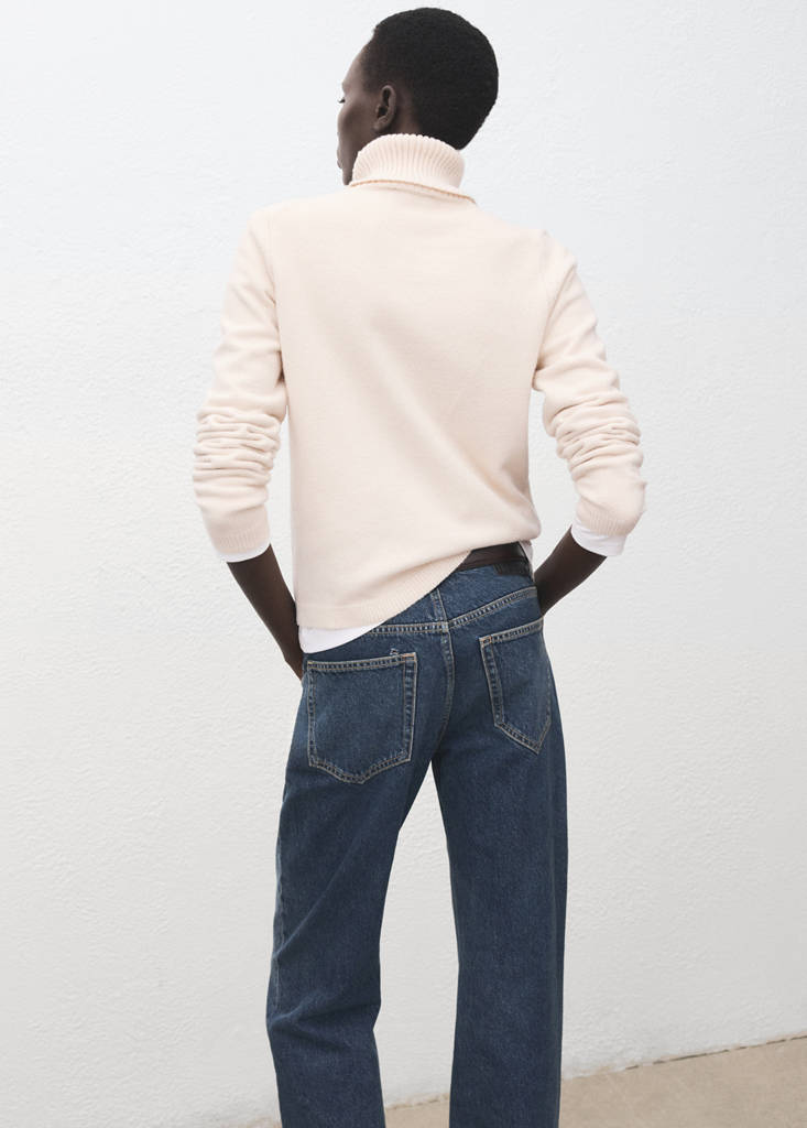 Turtleneck knitted sweater — Ecru