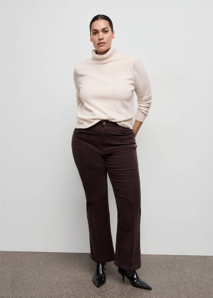 Turtleneck knitted sweater — Ecru