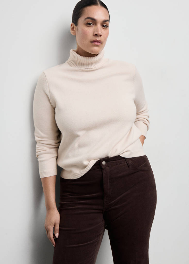 Turtleneck knitted sweater — Ecru