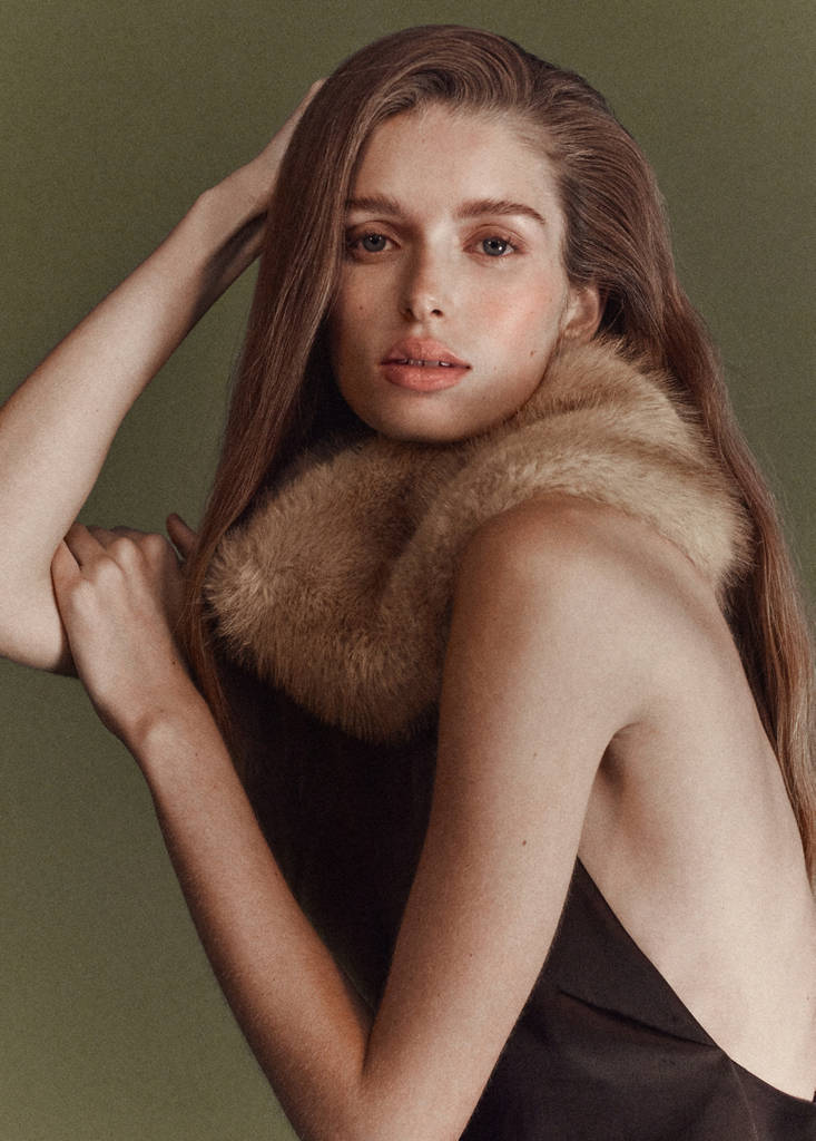 Satin dress with faux-fur collar — Brown