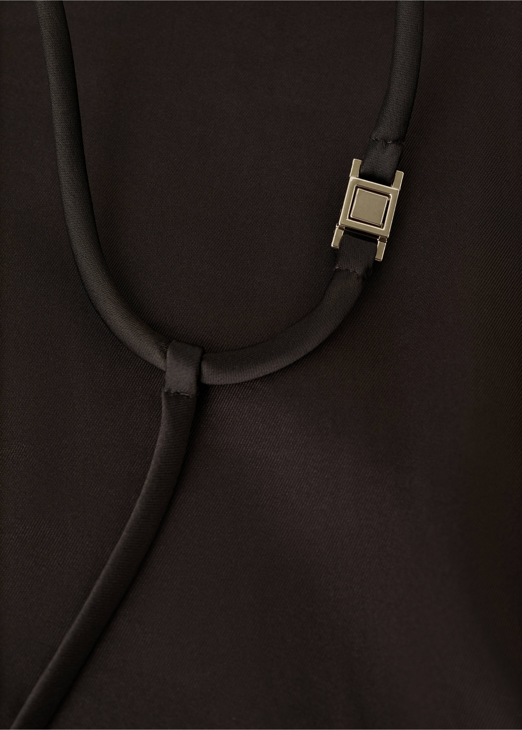 Satin-Kleid mit Kunstfell-Effektkragen - Detail des Artikels 8, Braun. Ref: 27081233-00.