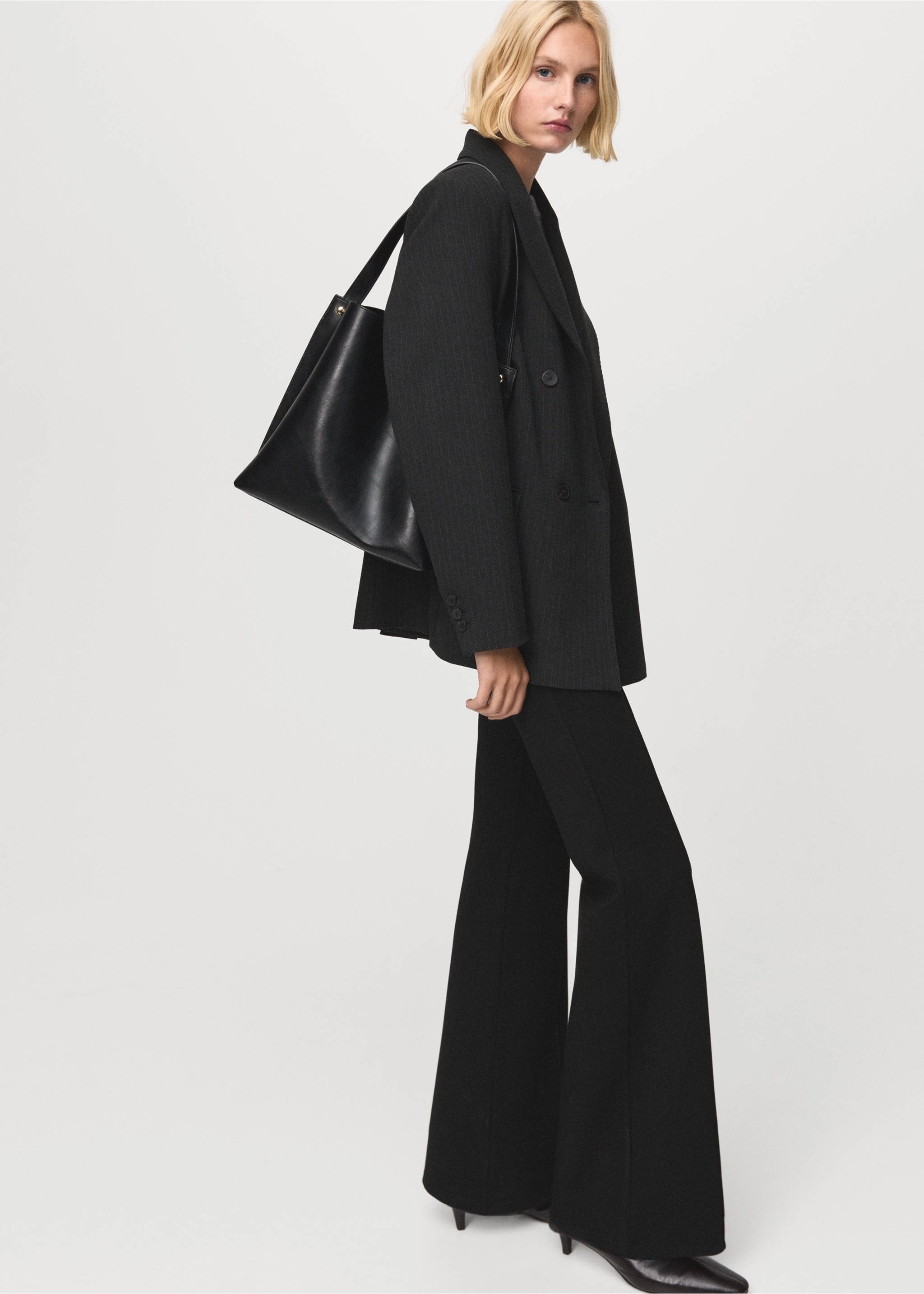 Leggings with seam detail - Details of the article 2, Black. Ref: 27081251-00.