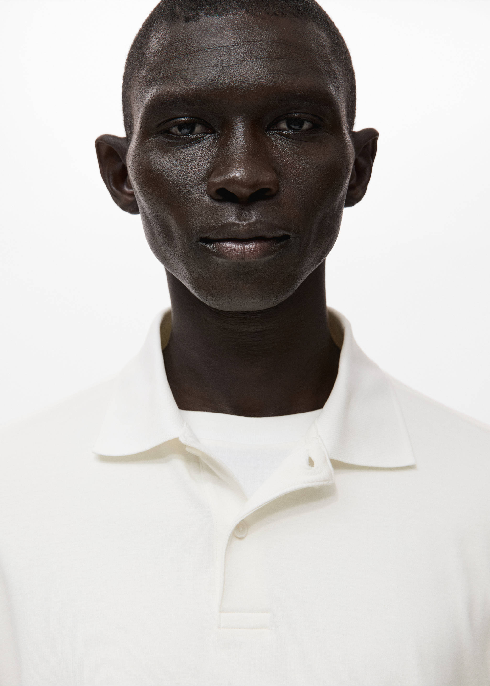 سترة بولو محبوكة بقصّة منتظمة - تفاصيل المنتج 1, أبيض. Ref: 27081256-00.