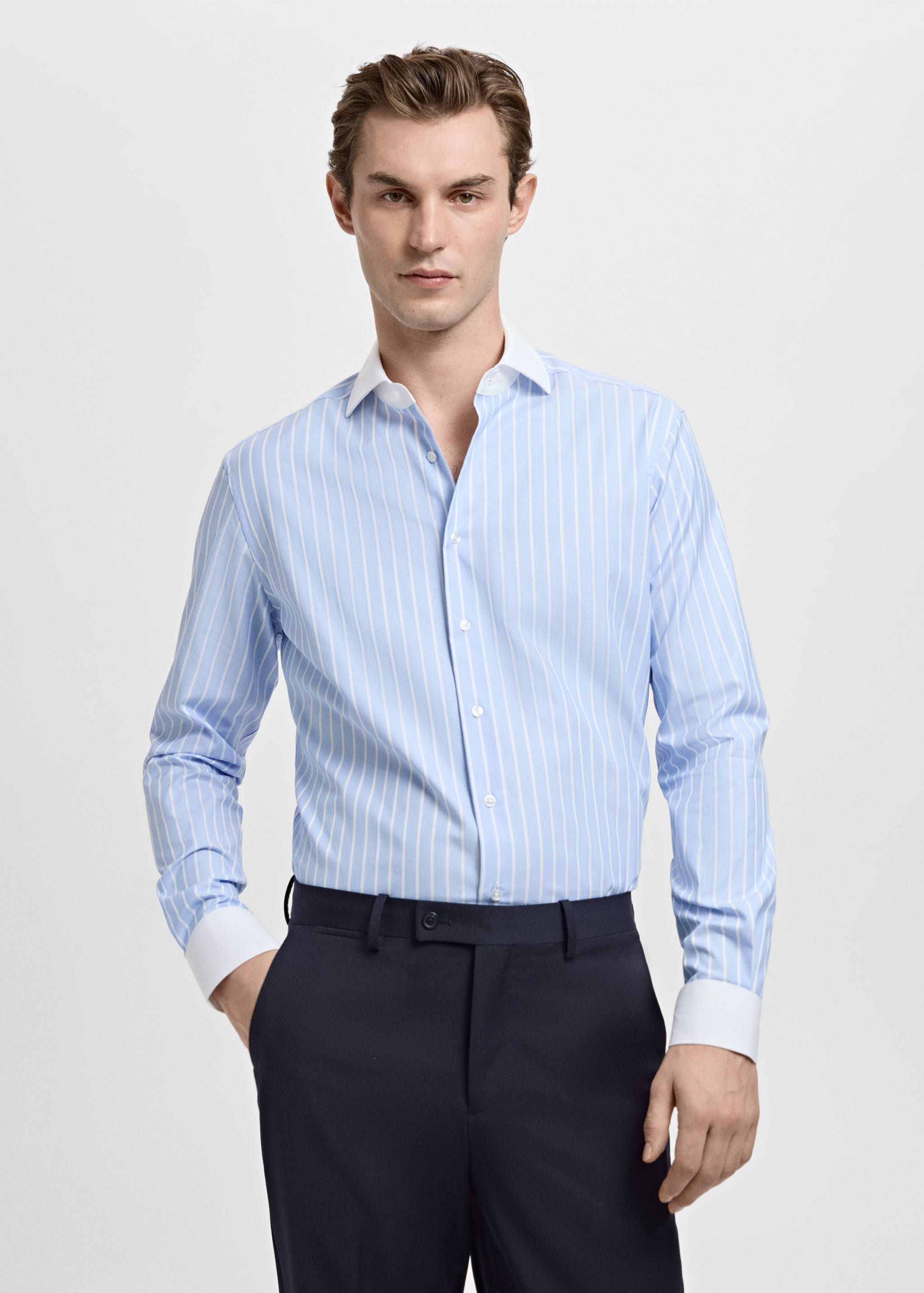 Chemise costume slim-fit en imprimé rayé - Plan moyen