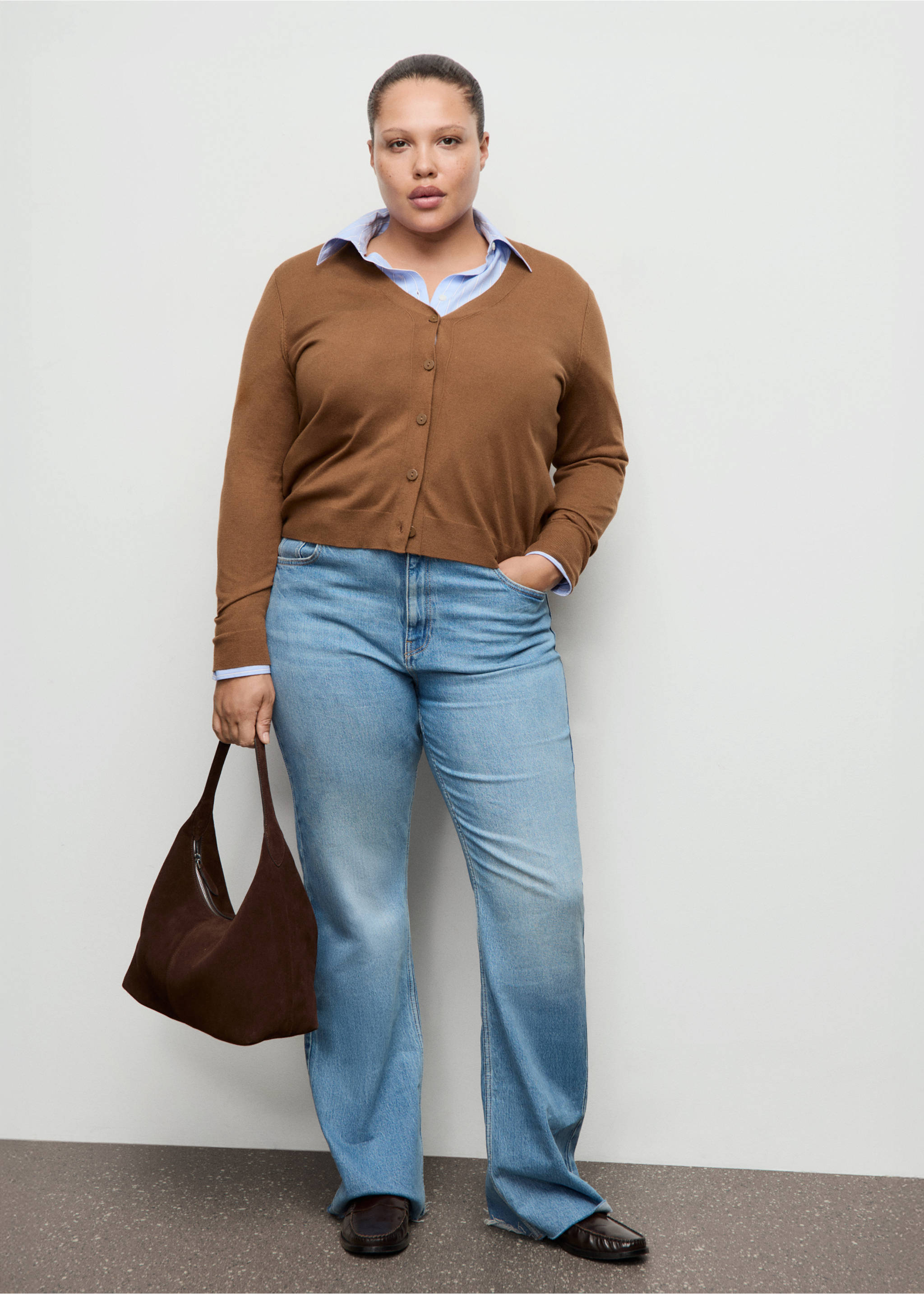 Cárdigan punto cuello pico - Detalle del artículo 3, Marrón tabaco. Ref: 27081269-00.