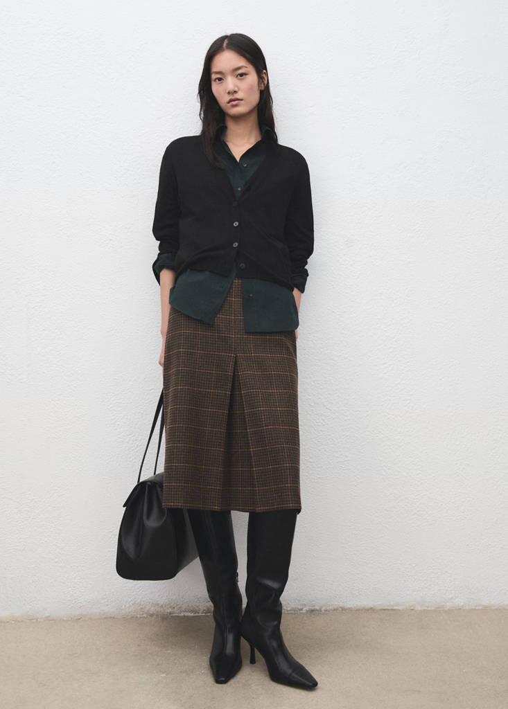 V-neck knitted cardigan — Black