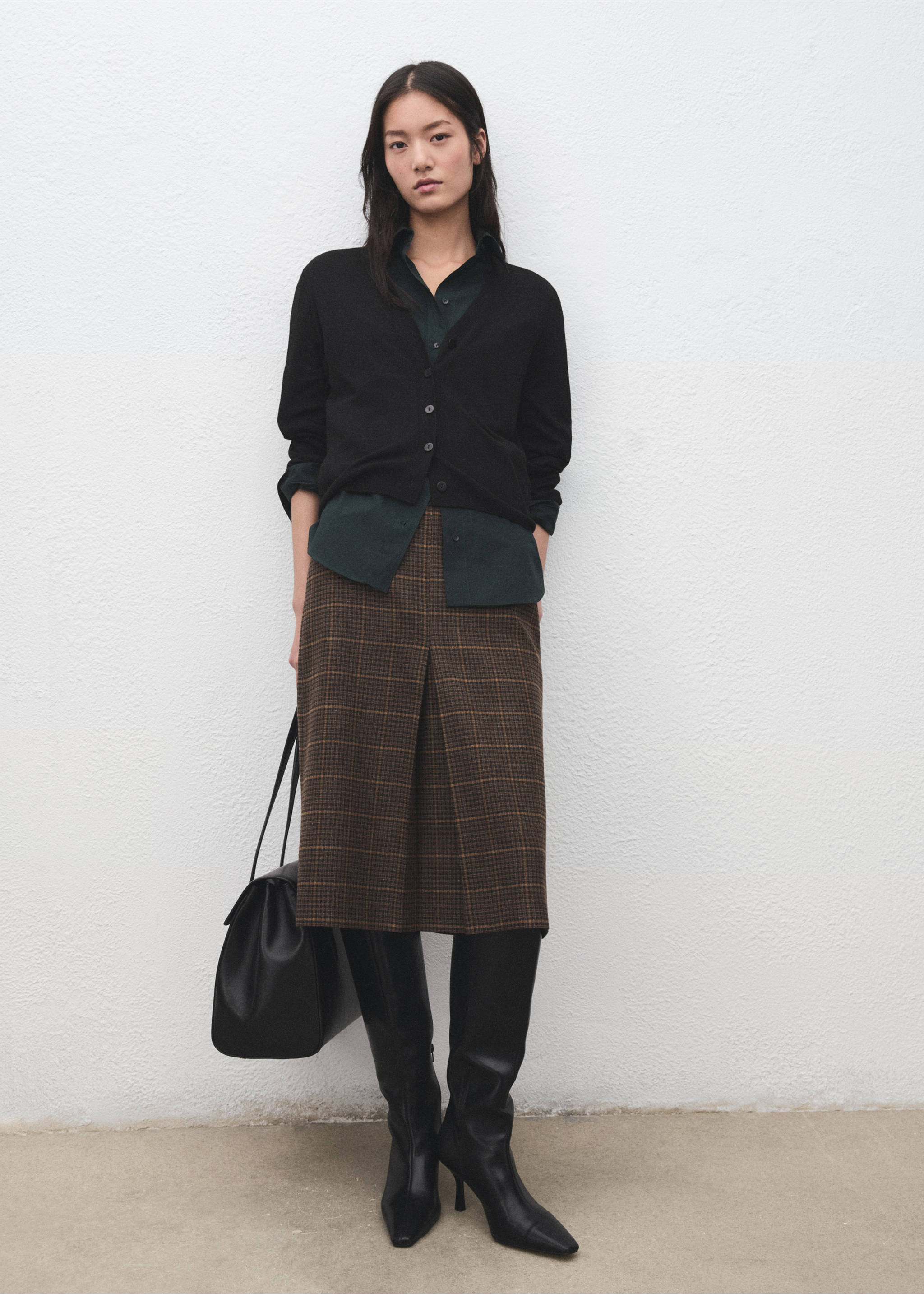 V-neck knitted cardigan - General plane, Black. Ref: 27081269-00.