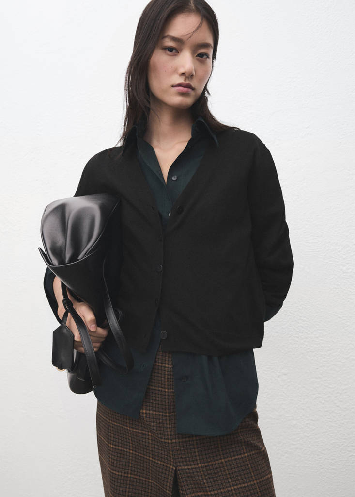 V-neck knitted cardigan — Black
