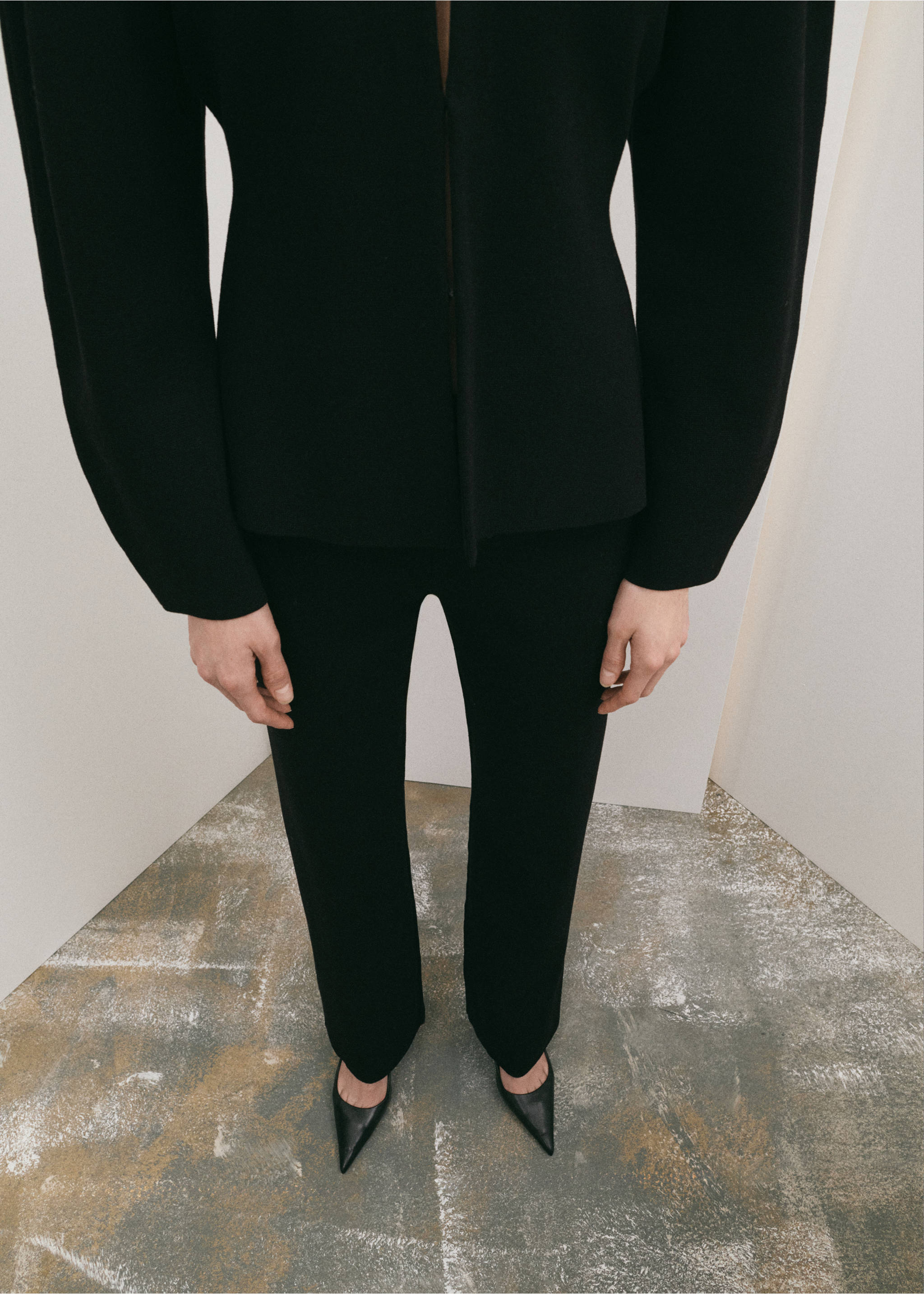 Side slit knit trousers - Medium plane, Black. Ref: 27081270-00.