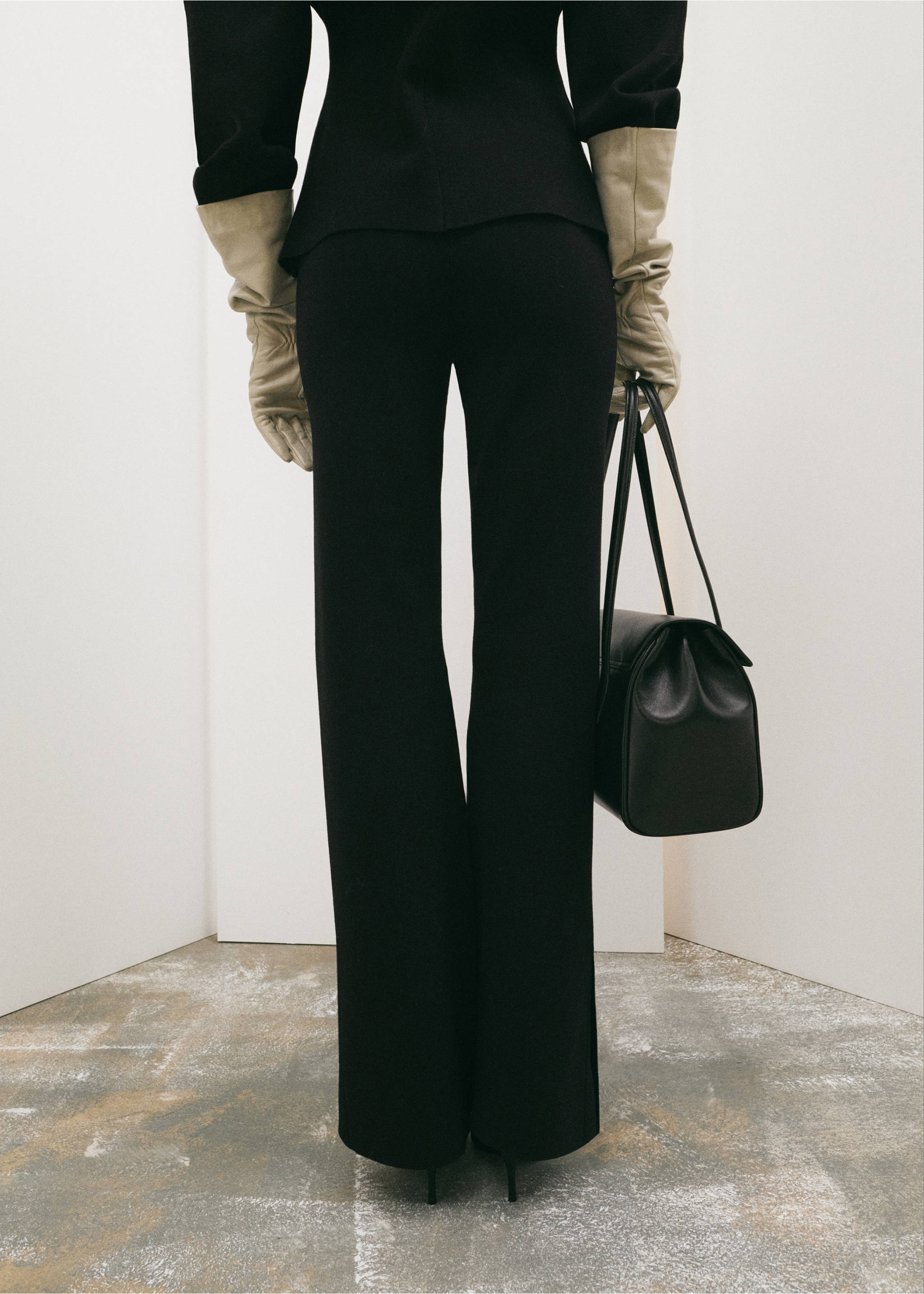 Side slit knit trousers - Reverse of the article, Black. Ref: 27081270-00.