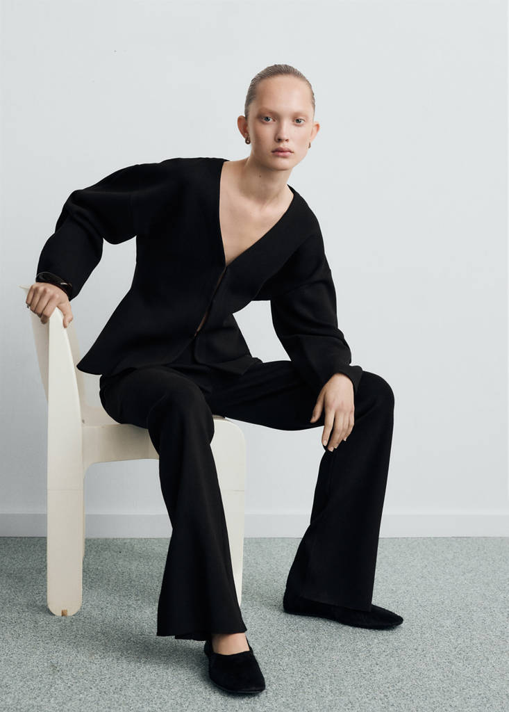 Side slit knit trousers — Black