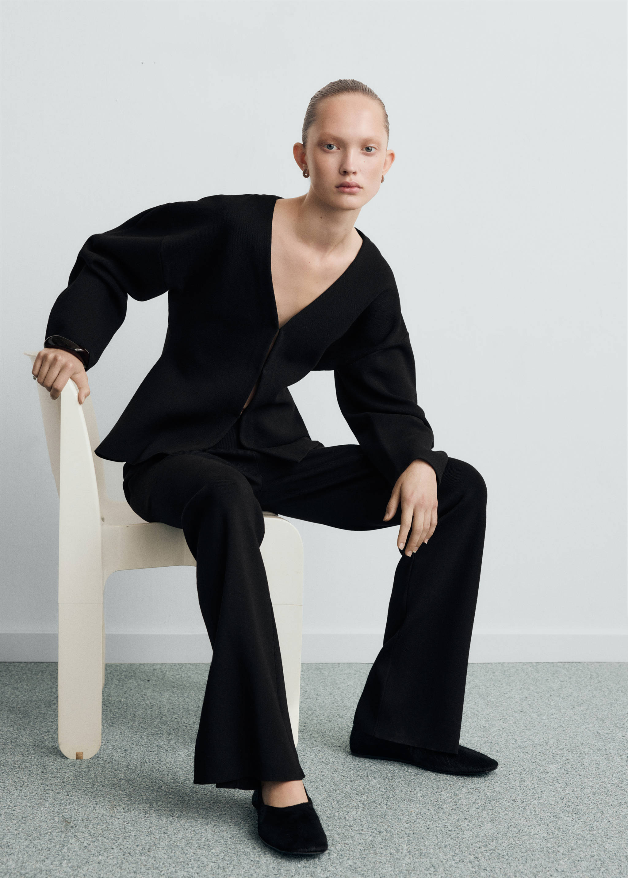 Side slit knit trousers - Details of the article 3