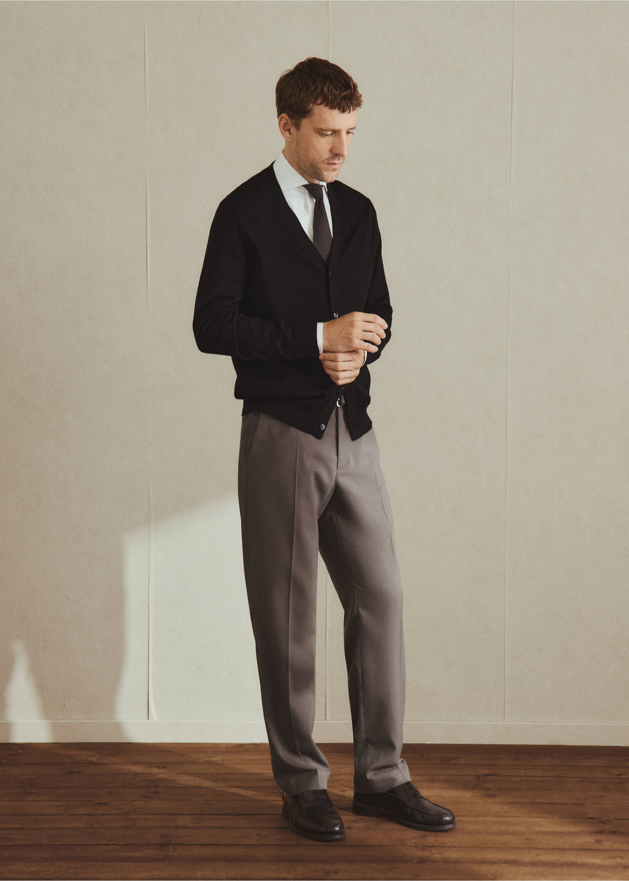 100% merino wool cardigan - Details of the article 5, Black. Ref: 27081282-00.