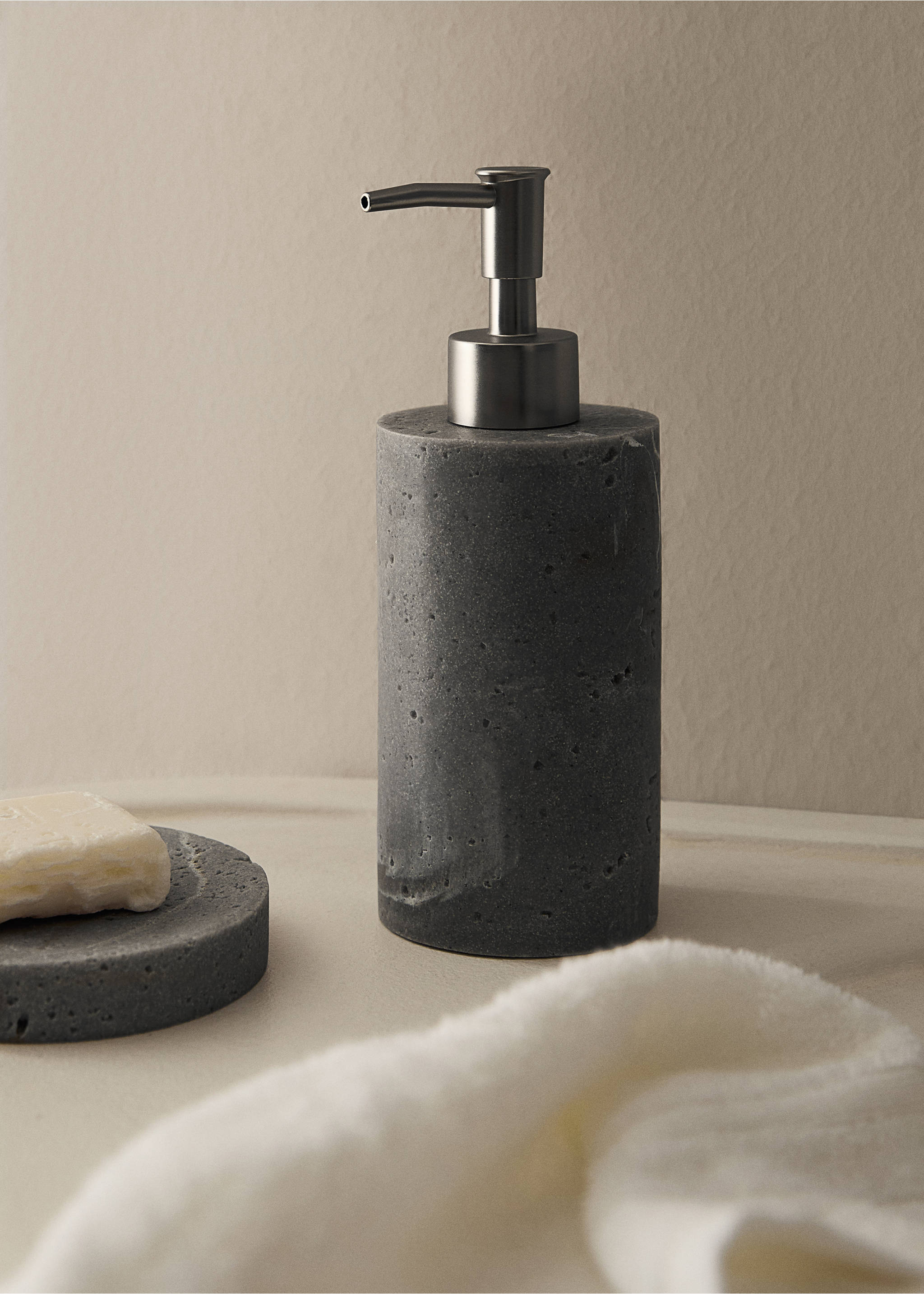 Travertine-effect resin soap dispenser - General plane, Light/Pastel Grey. Ref: 27081295-00.