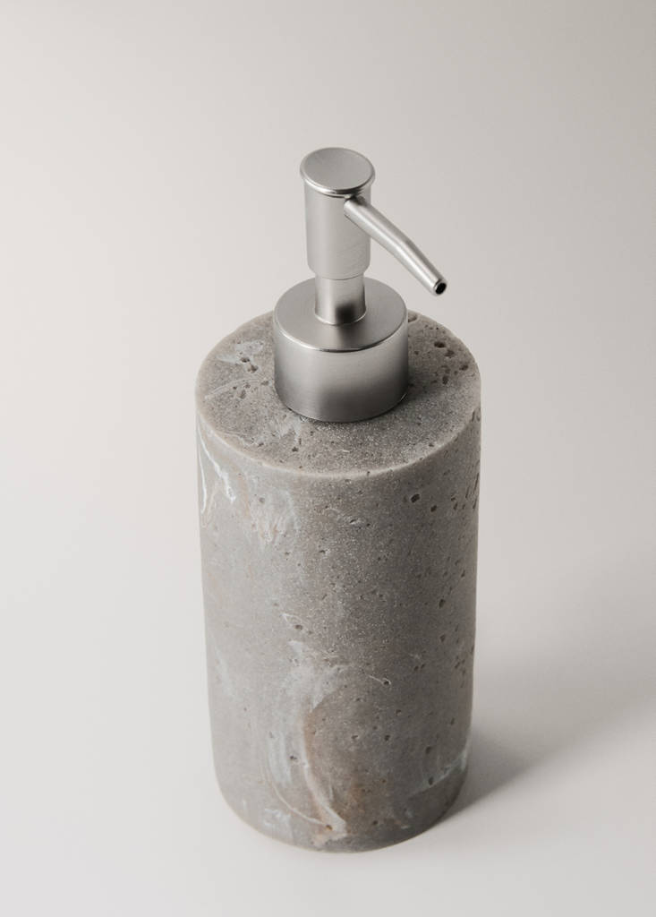 Travertine-effect resin soap dispenser — Light/Pastel Grey