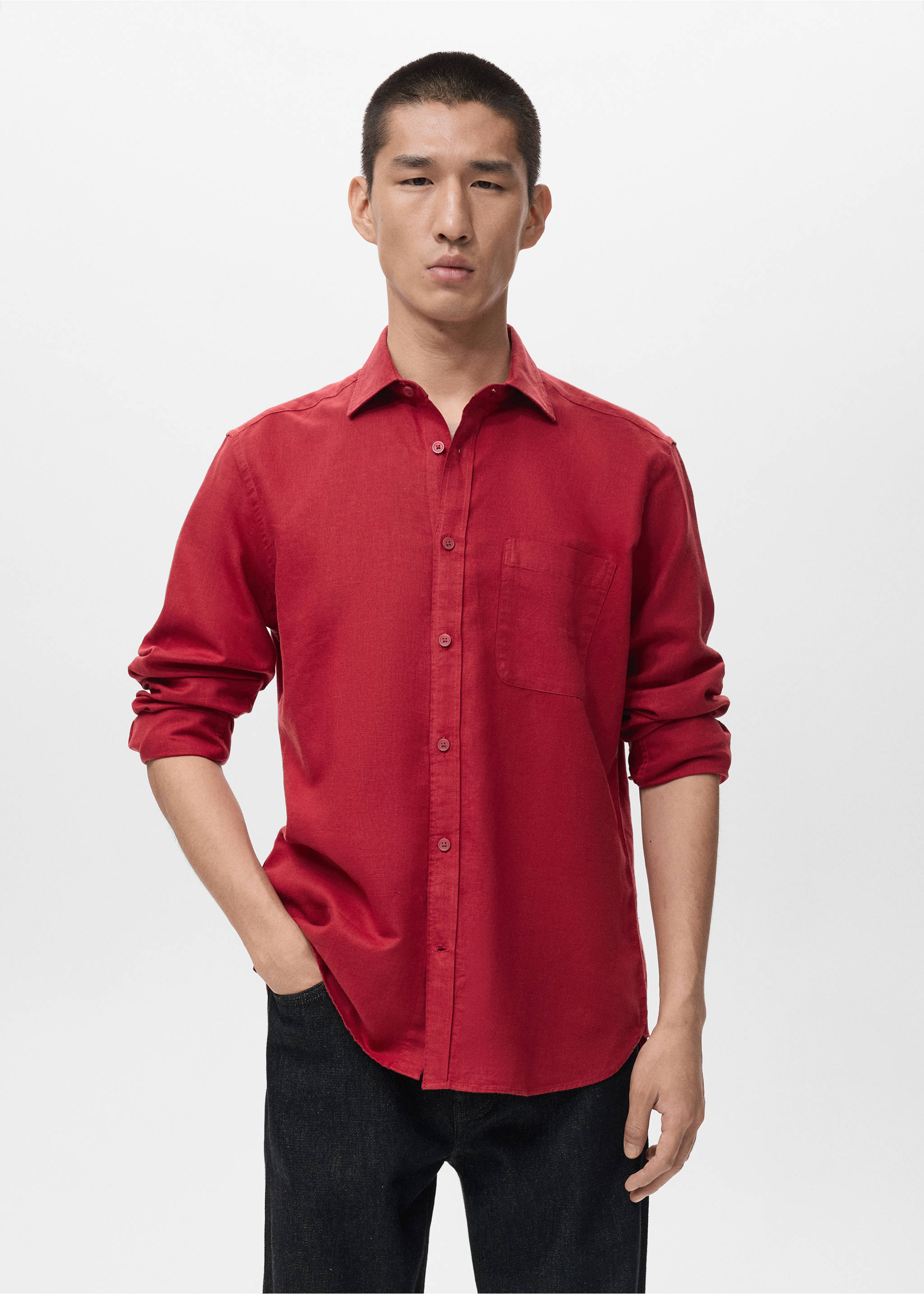 Regular-fit linen shirt with pocket - Medium plane, Red. Ref: 27081299-00.