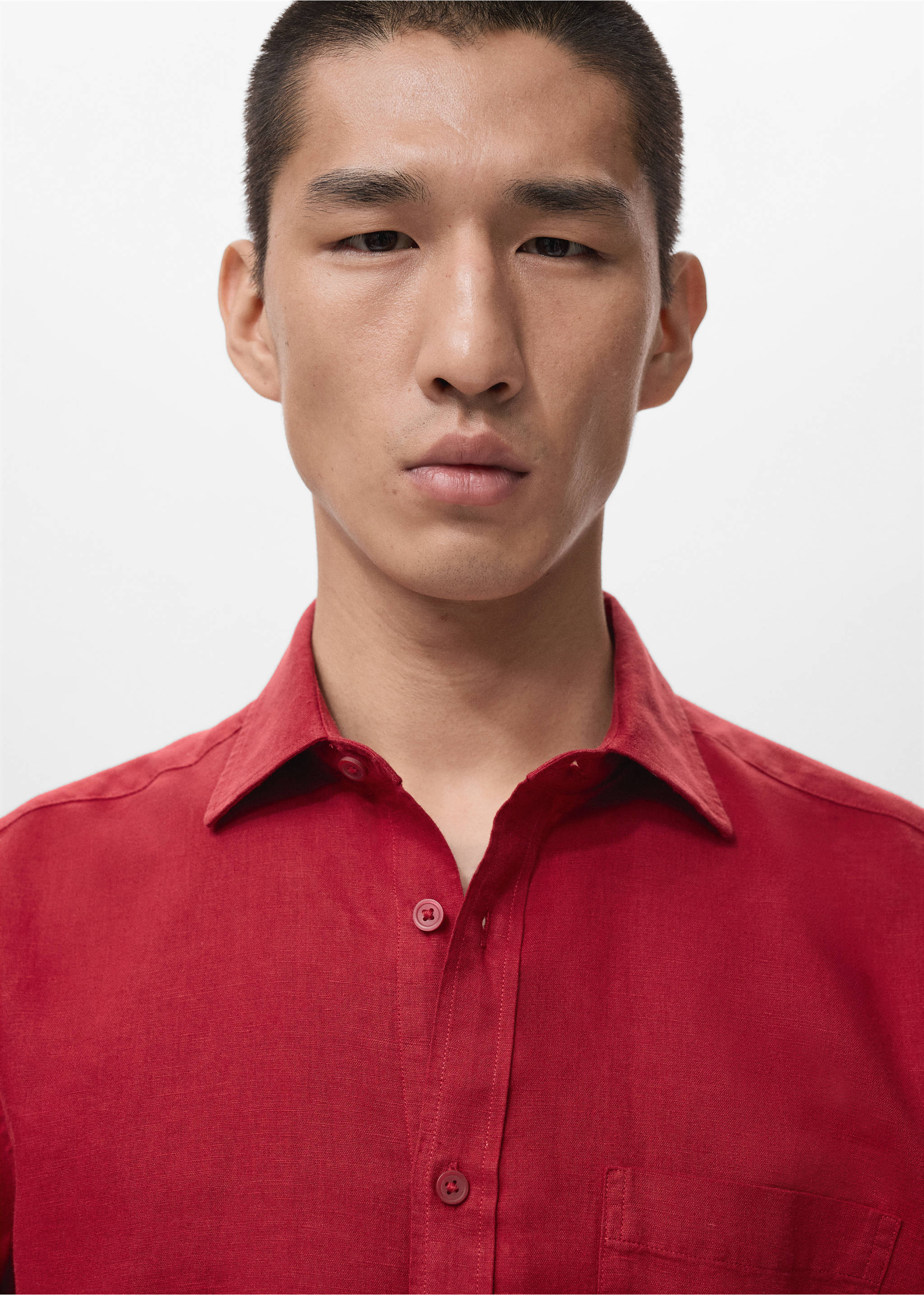 Regular-fit linen shirt with pocket - Details of the article 1, Red. Ref: 27081299-00.