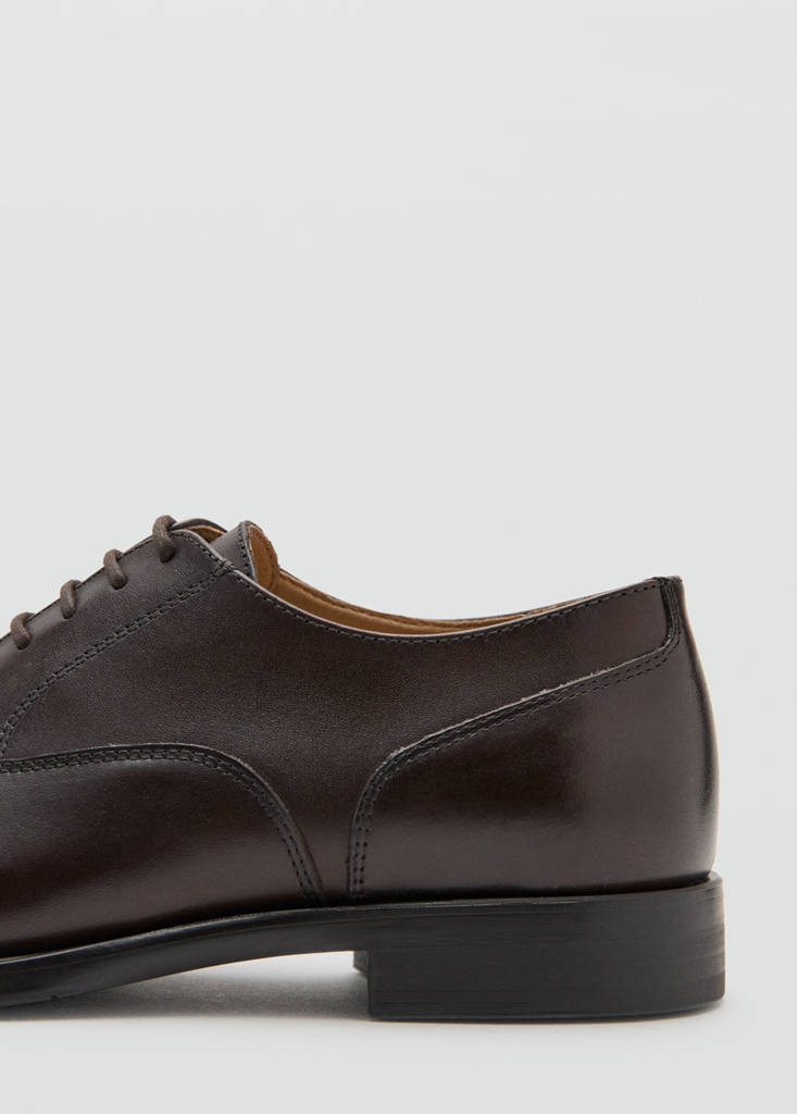 Oxford style leather shoe — Brown