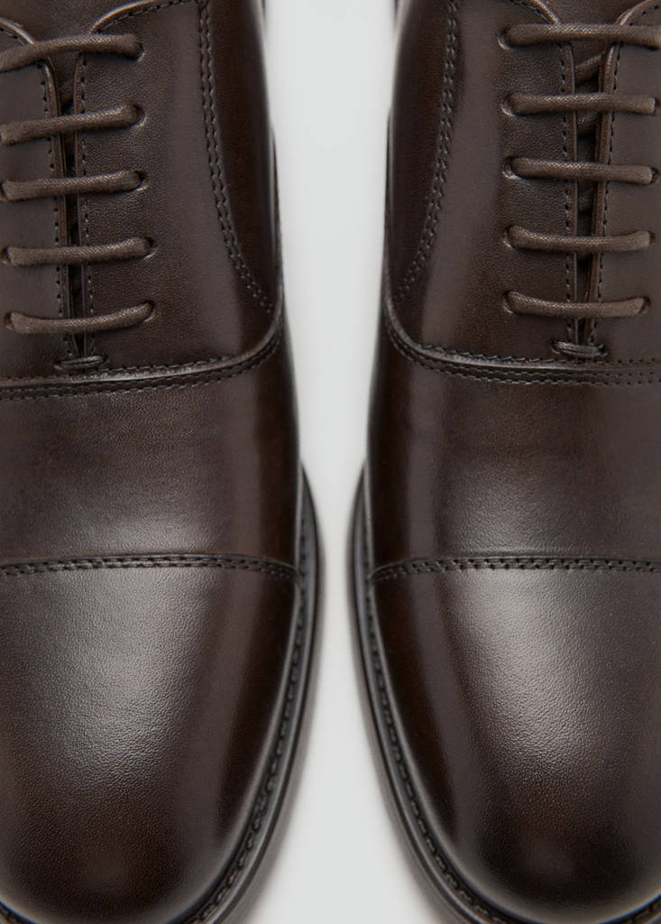 Oxford style leather shoe — Brown