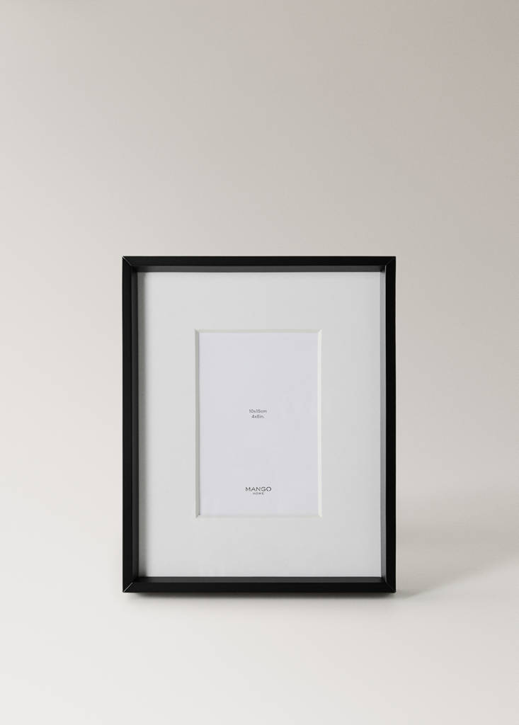 Medium wooden photo frame with passe-partout — Black