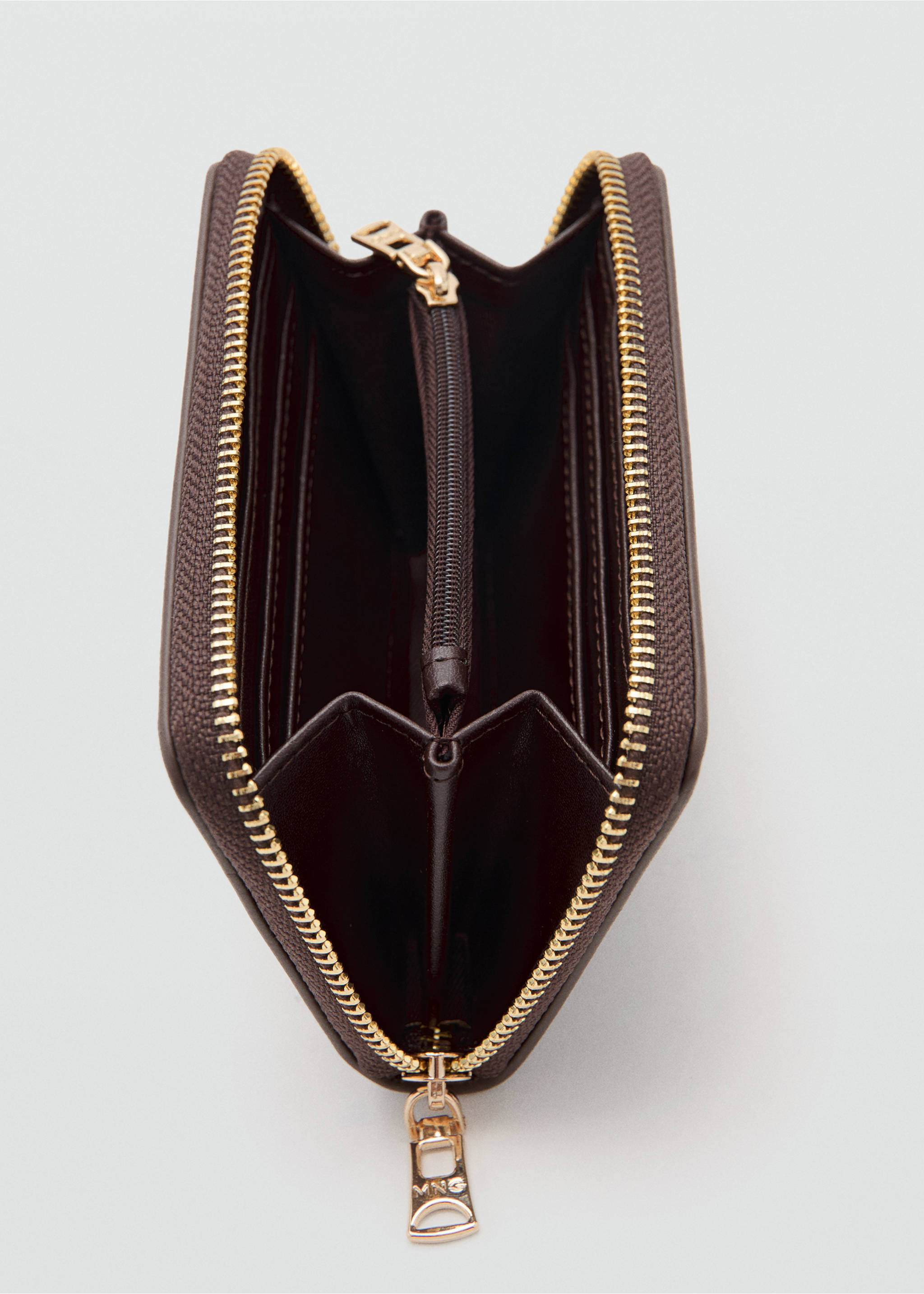 Saffiano-effect wallet - Details of the article 1, Chocolate. Ref: 27081304-00.