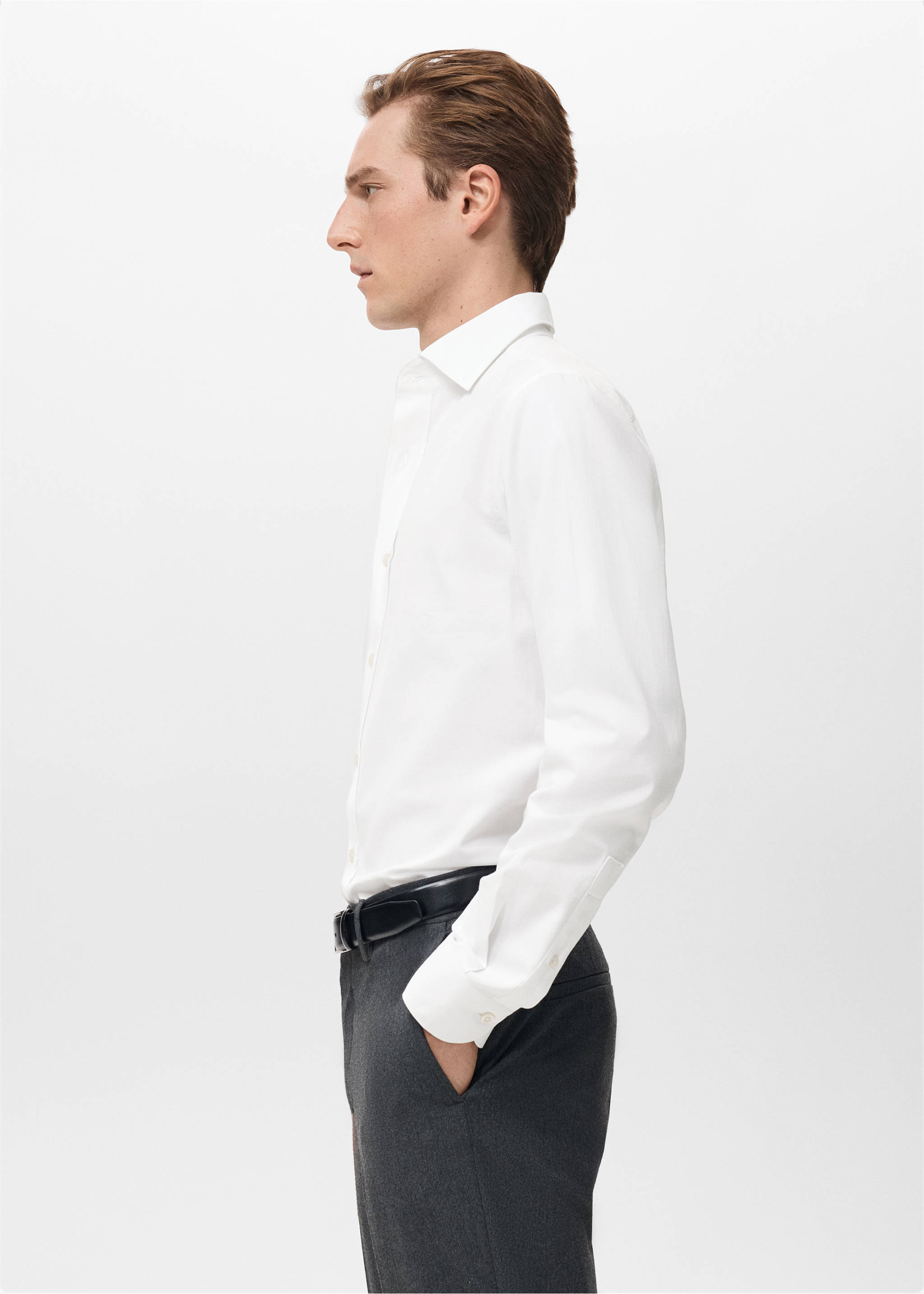 Slim Fit-Hemd aus 100 % Baumwolle - Detail des Artikels 2, Weiß. Ref: 27081310-00.