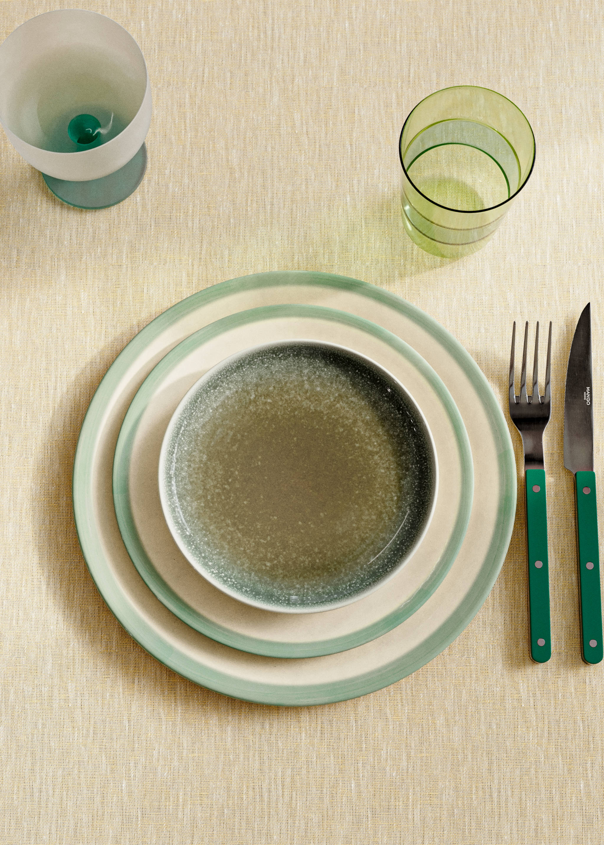 Gradient-colour stoneware dessert plate - General plane