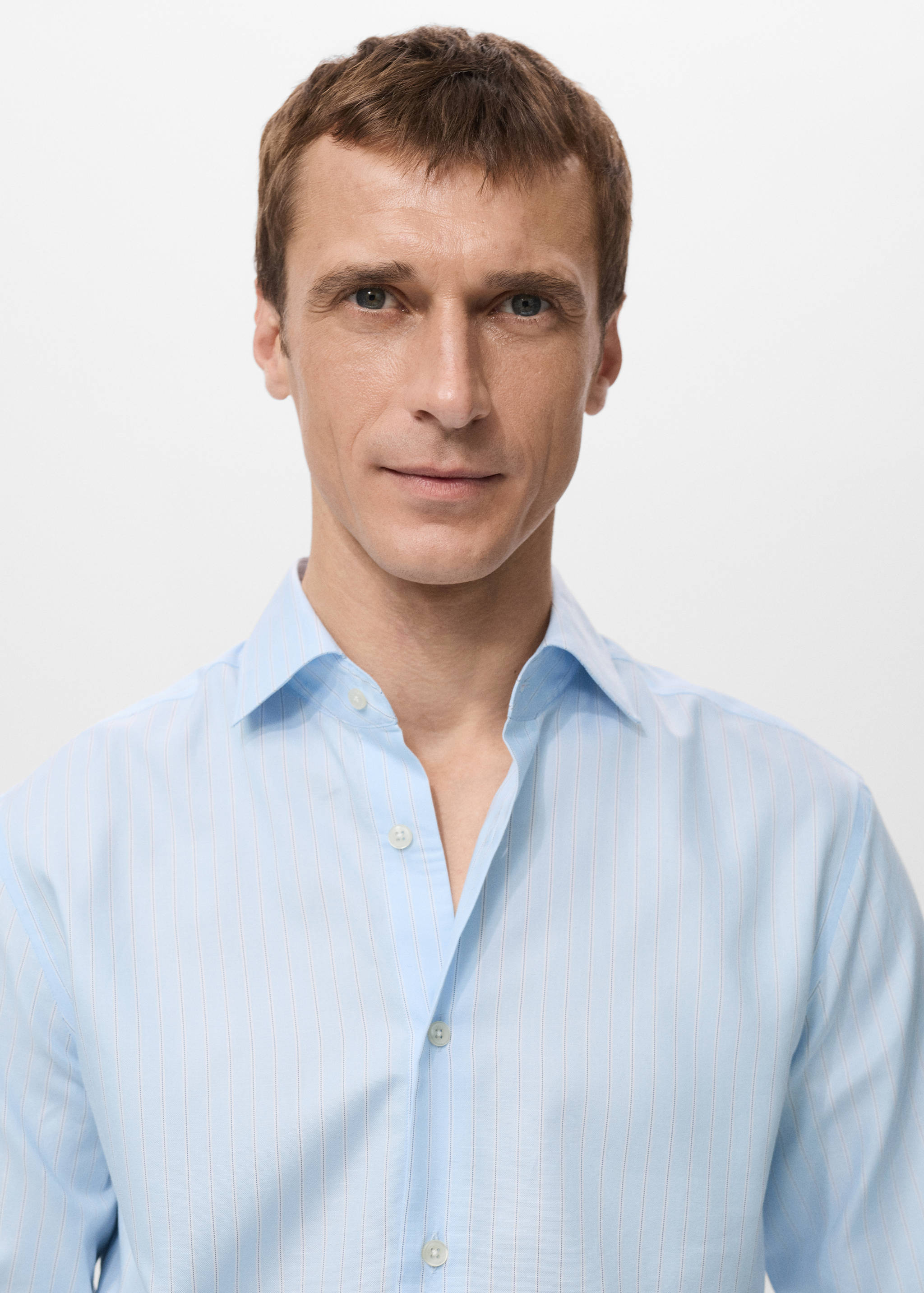 قميص مخطط بتصميم نحيف بنسبة 100% من القطن - تفاصيل المنتج 1