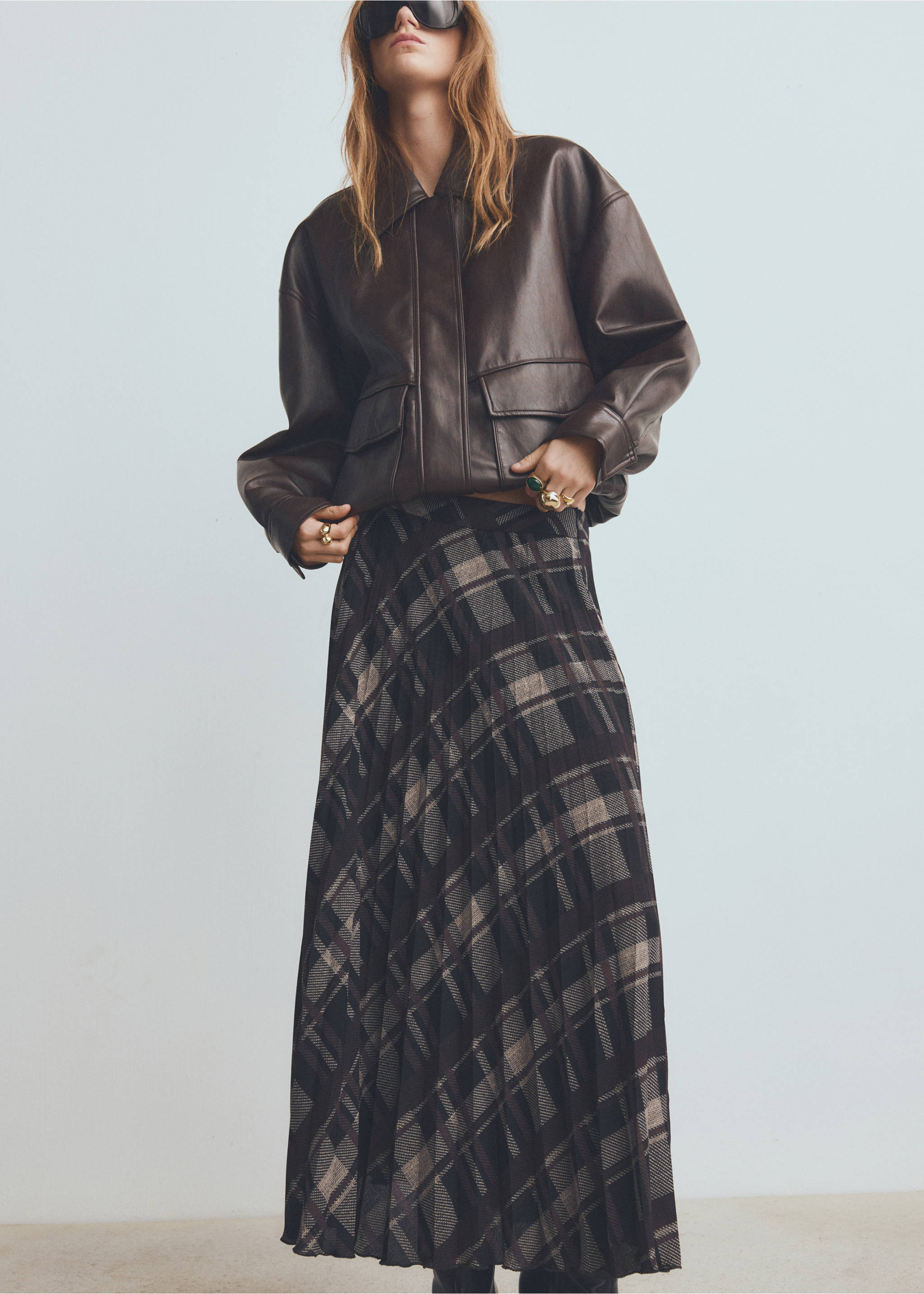 Checked long skirt - Details of the article 2, Brown. Ref: 27081319-00.