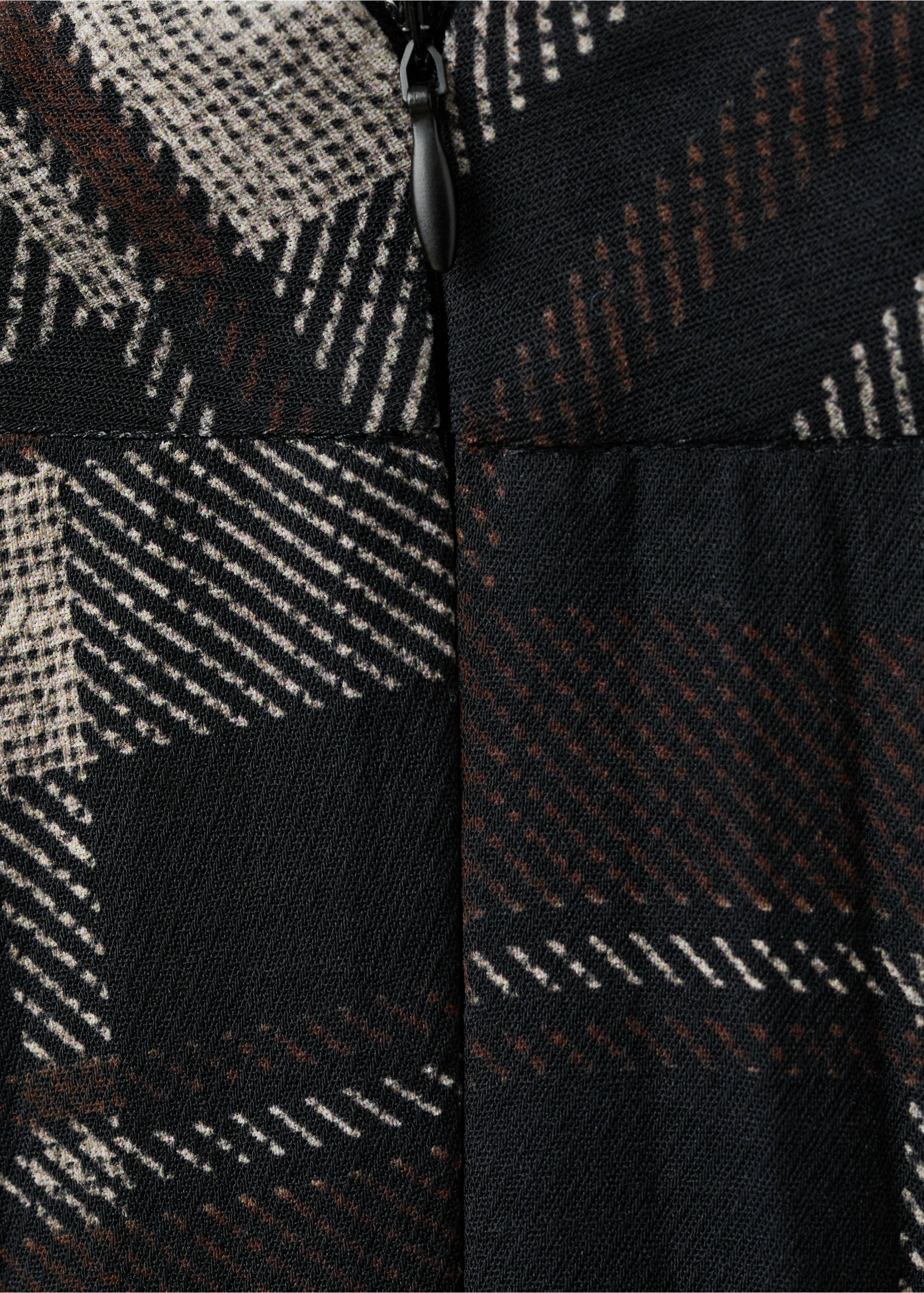 Checked long skirt - Details of the article 8, Brown. Ref: 27081319-00.