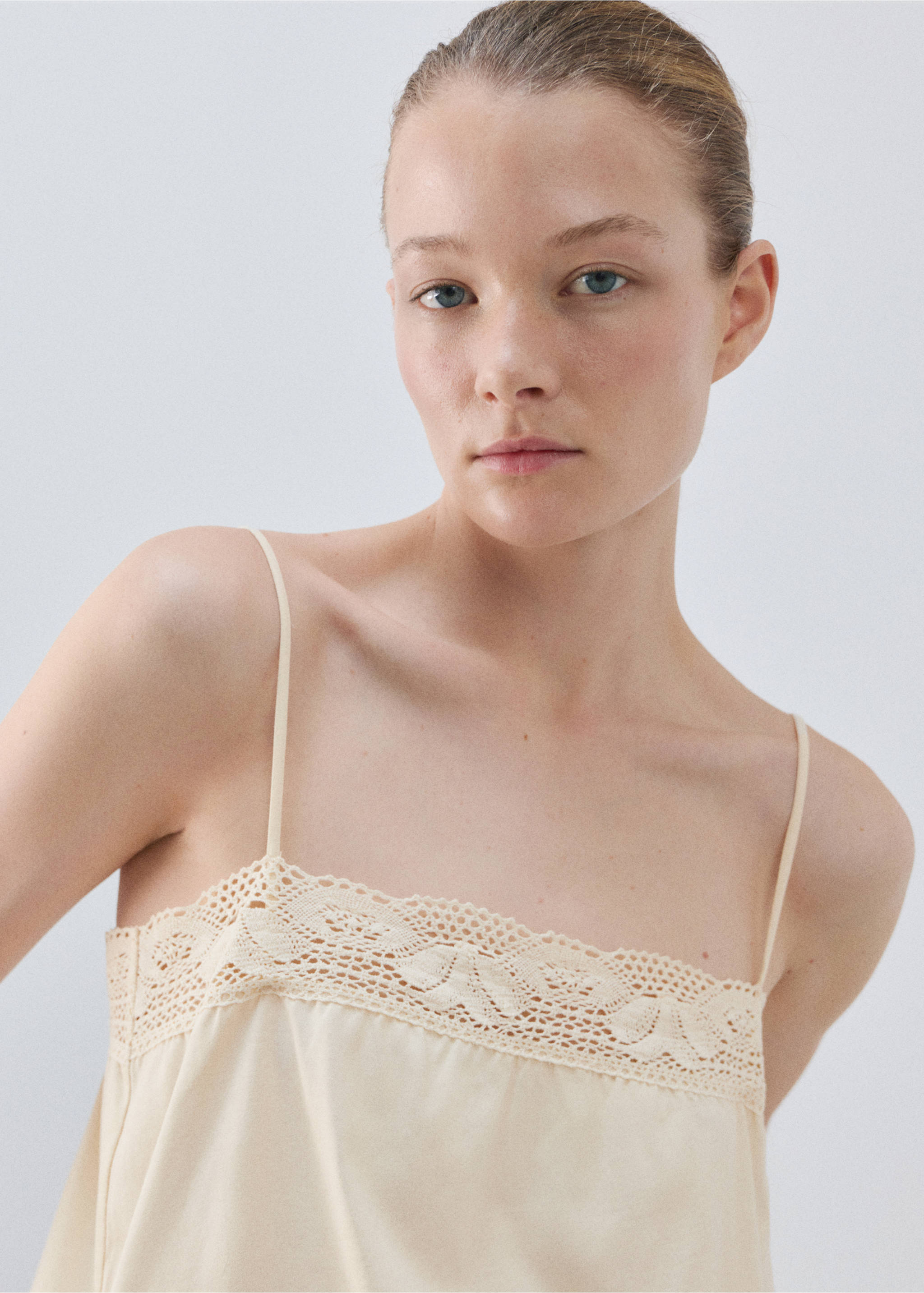 Cotton top with lace straps - Medium plane, Pastel Yellow. Ref: 27081321-00.