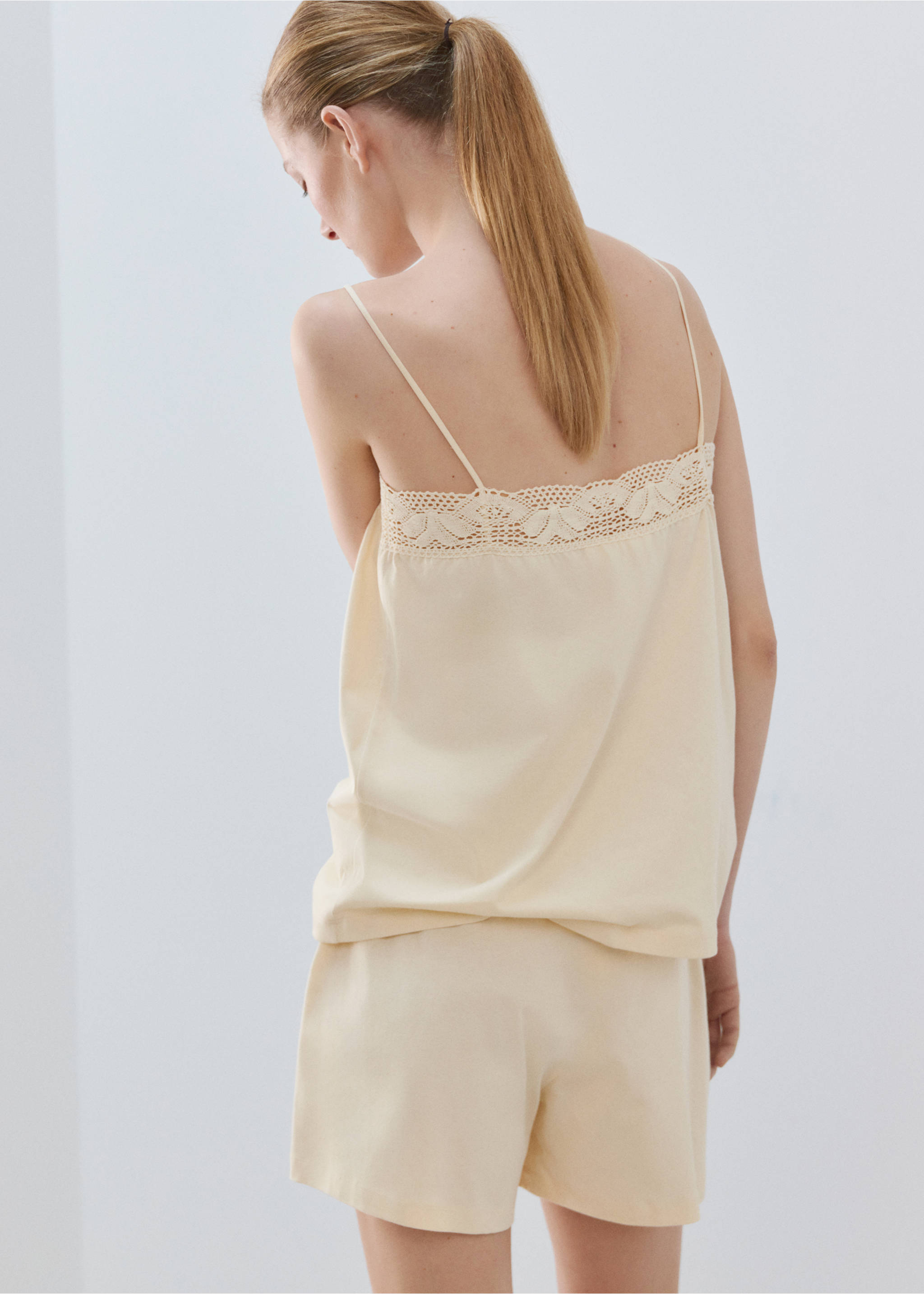 Cotton top with lace straps - Reverse of the article, Pastel Yellow. Ref: 27081321-00.
