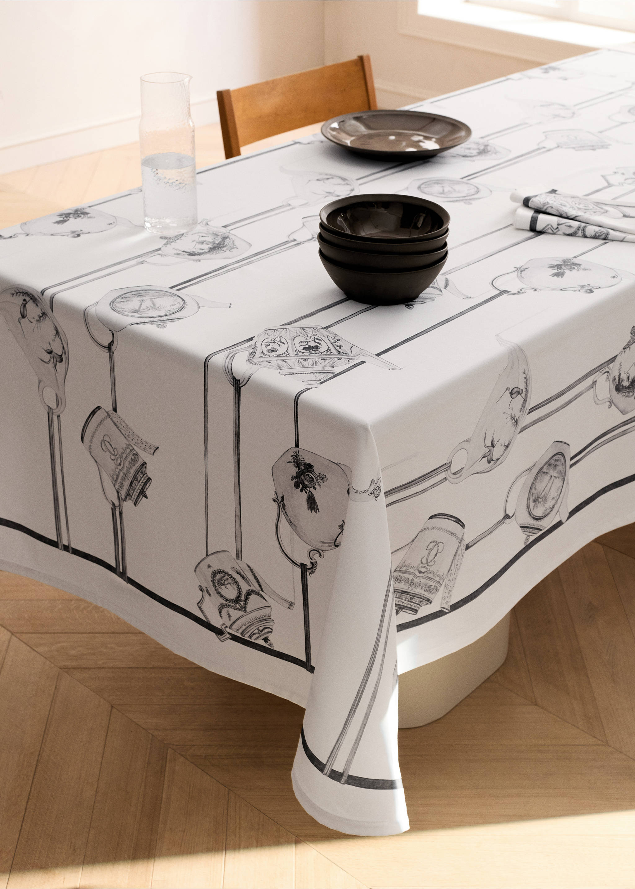 Cotton tablecloth with teapot print for 8 to 10 diners - General plane, Grey. Ref: 27081327-00.