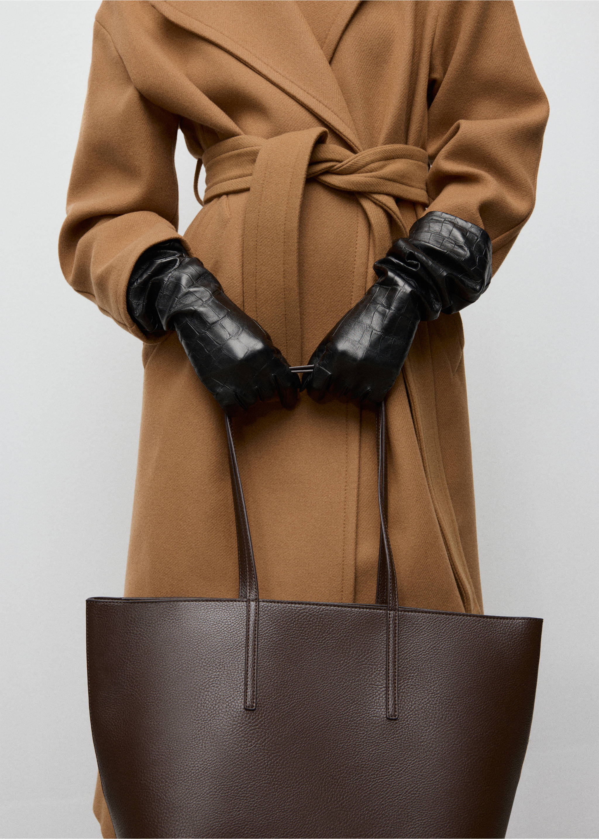 Shopper bag with double handle - Details of the article 9, Chocolate. Ref: 27081340-00.