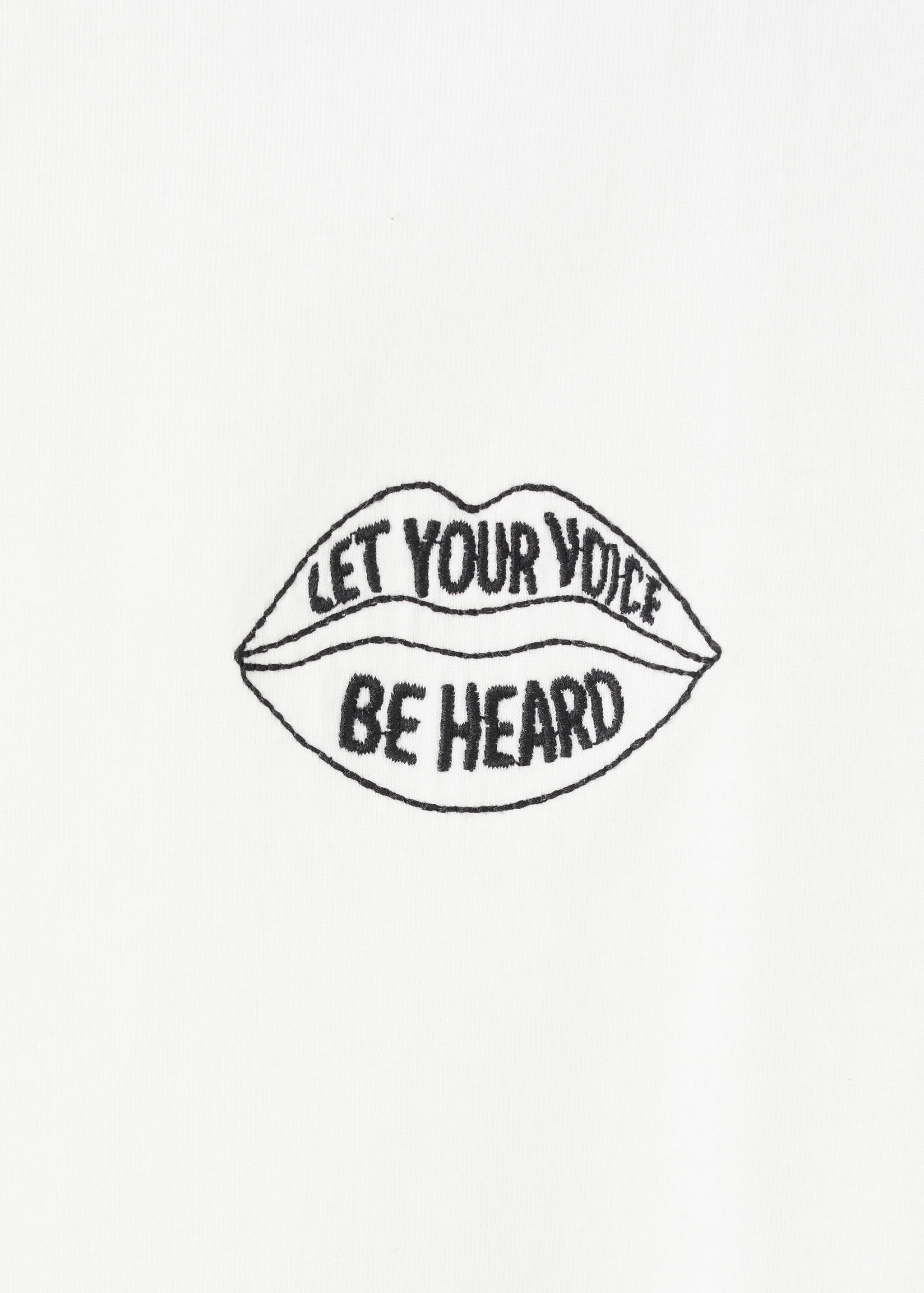 Embroidered short-sleeved t-shirt - Details of the article 0