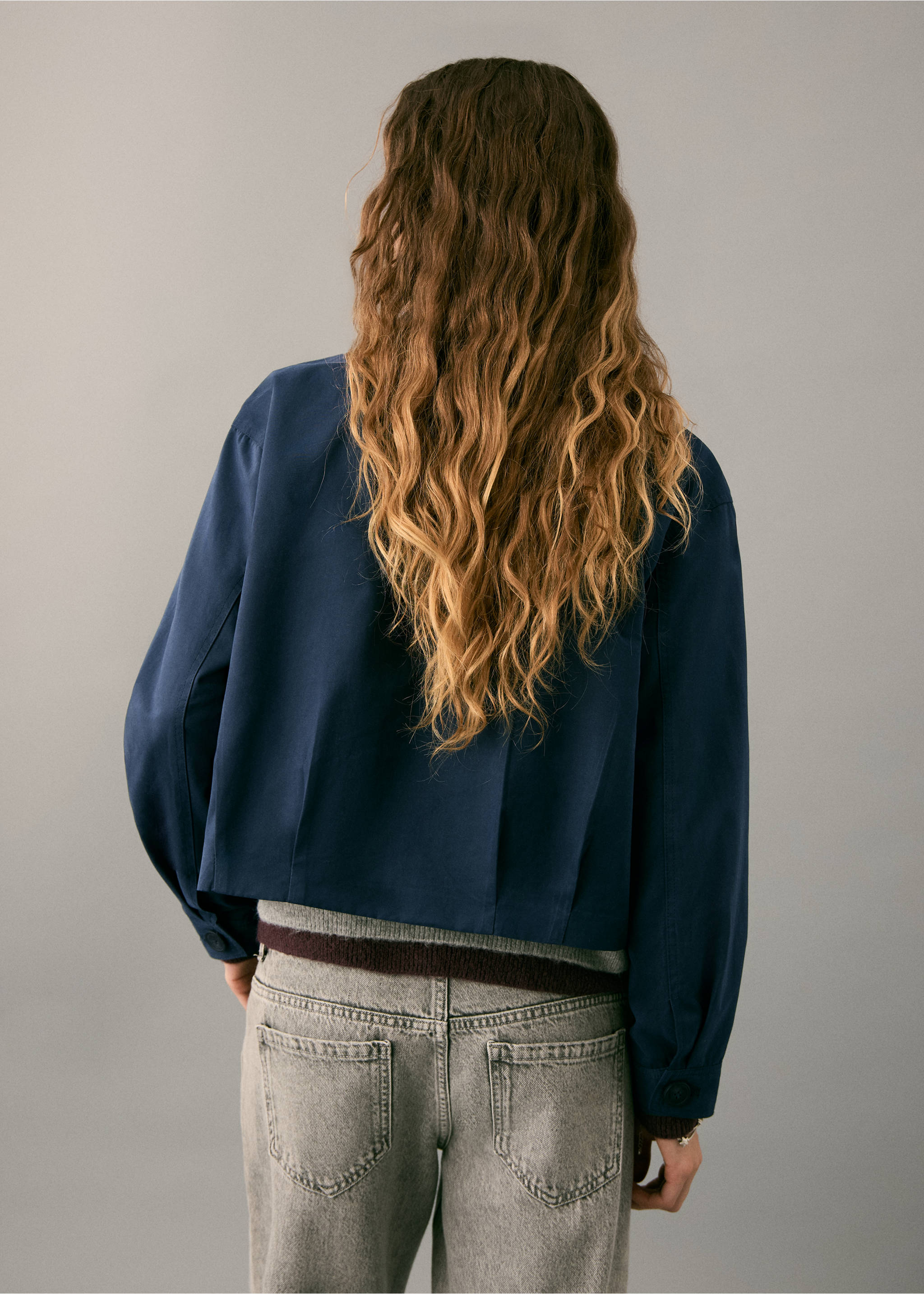 Double-breasted short balloon trench - Reverse of the article, Dark Navy. Ref: 27081517-00.