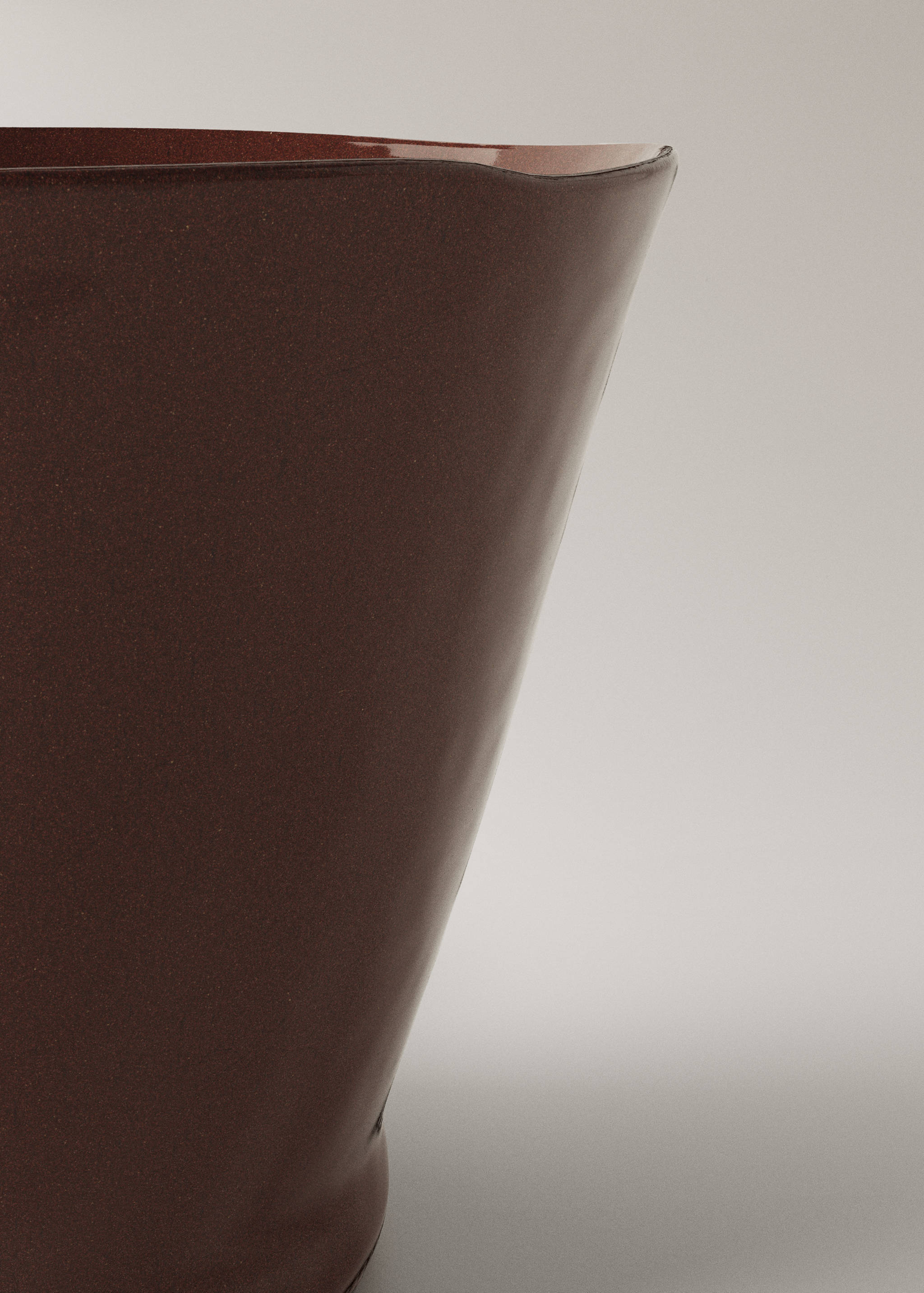 Large irregular terracotta plant pot - Details of the article 1