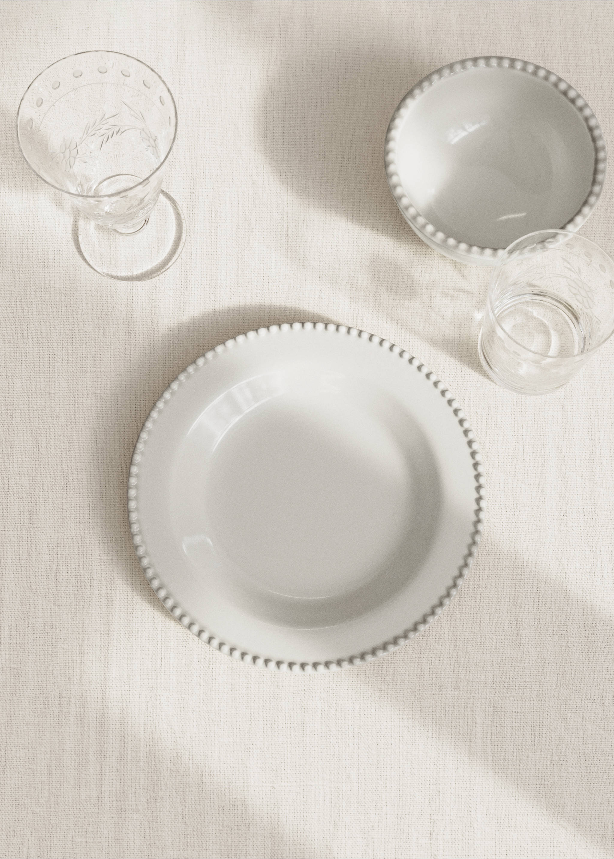 Decorative stoneware dessert plate - General plane, White. Ref: 27081522-00.