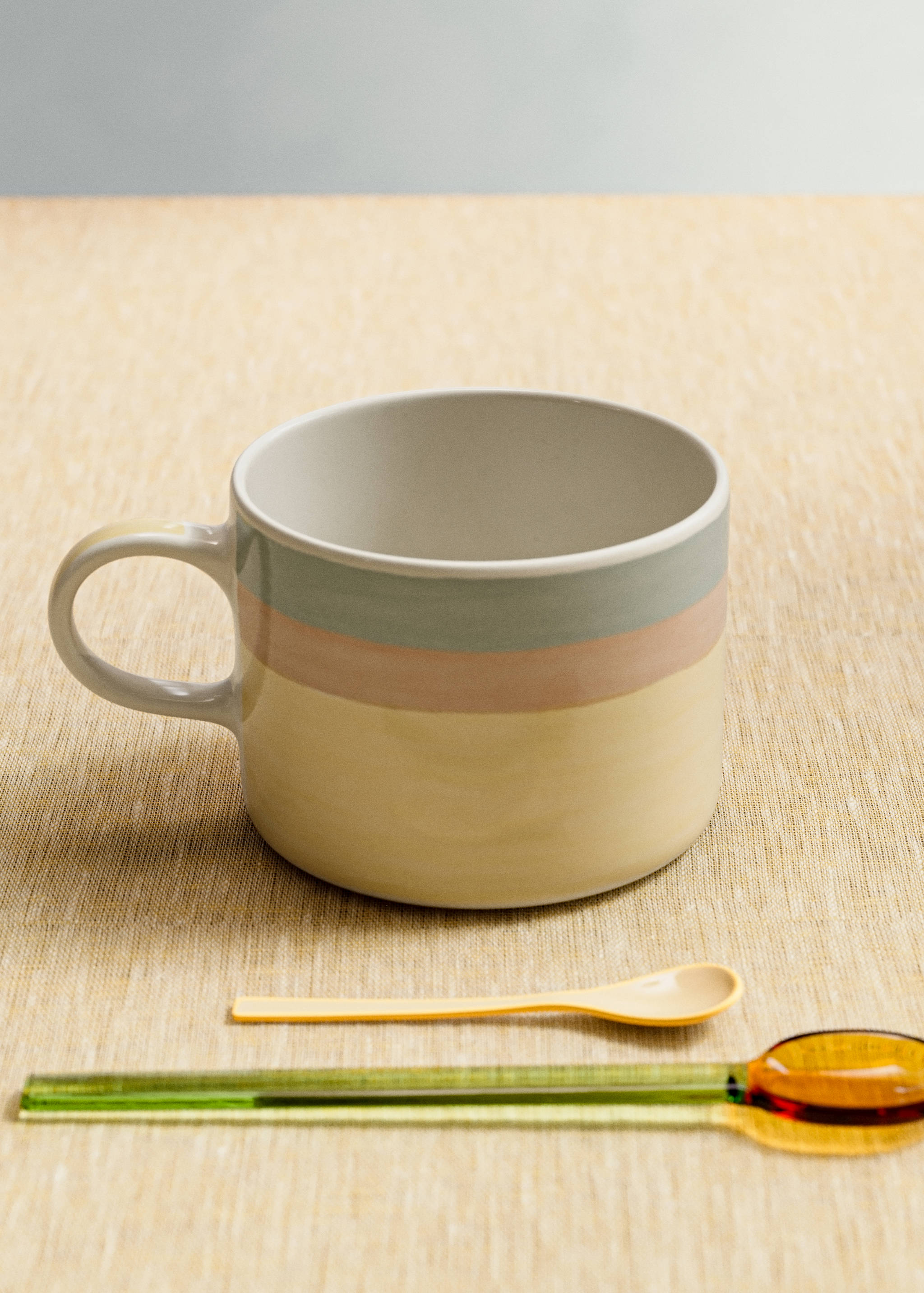 Striped stoneware coffee cup - General plane