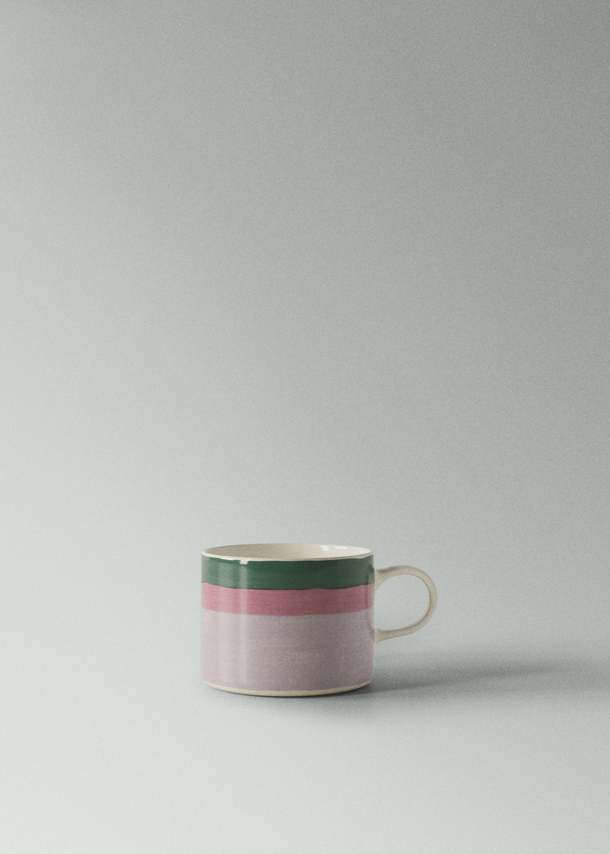 Steingut-Kaffeetasse mit Streifen in Farbe - Mittlere Ansicht