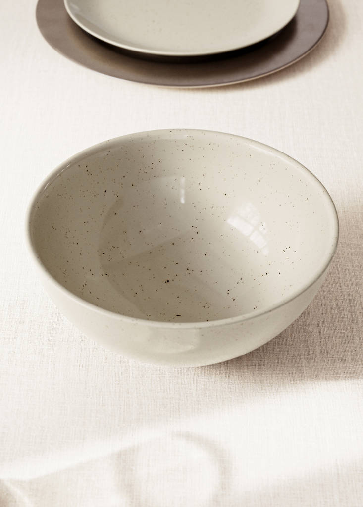 Stoneware serving dish with spots — Off White